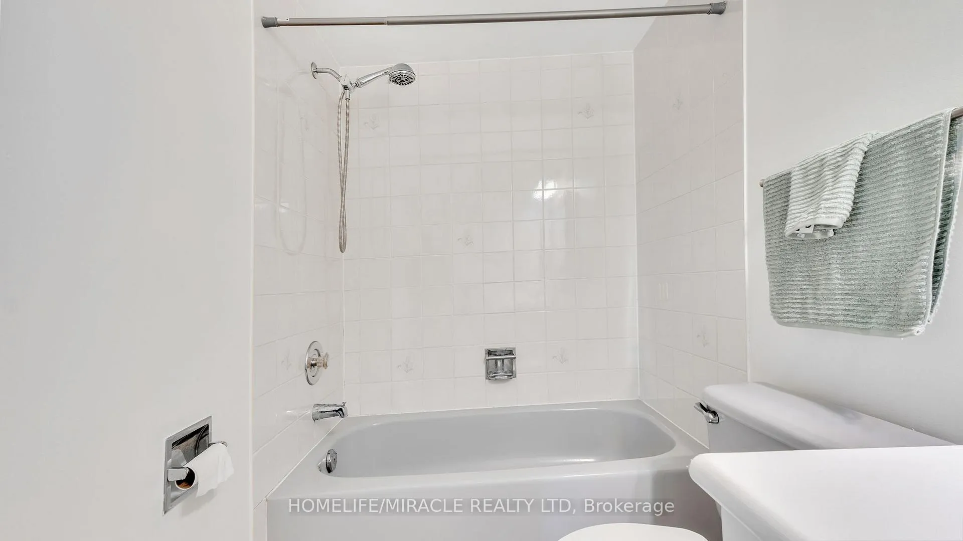 Photo 34 of 40 Landerville Lane, Clarington, Bowmanville — HOMEH