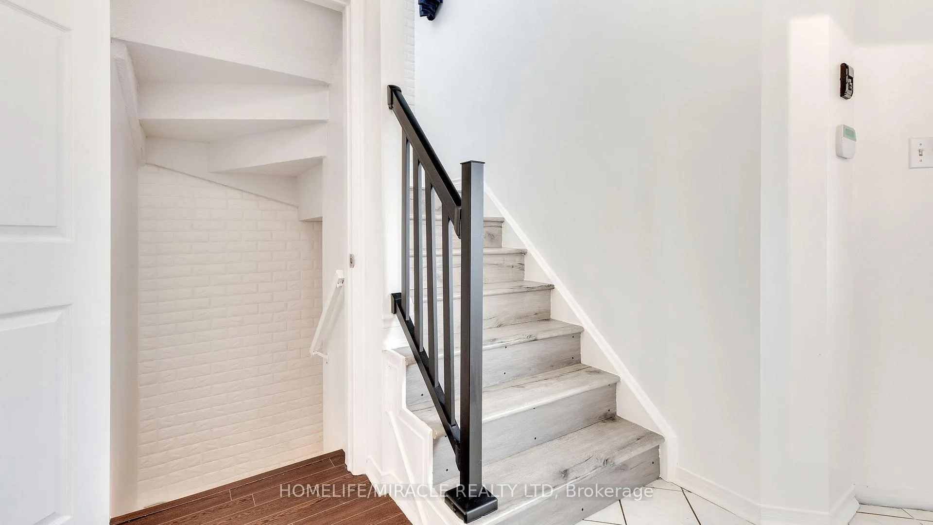 Photo 38 of 40 Landerville Lane, Clarington, Bowmanville — HOMEH
