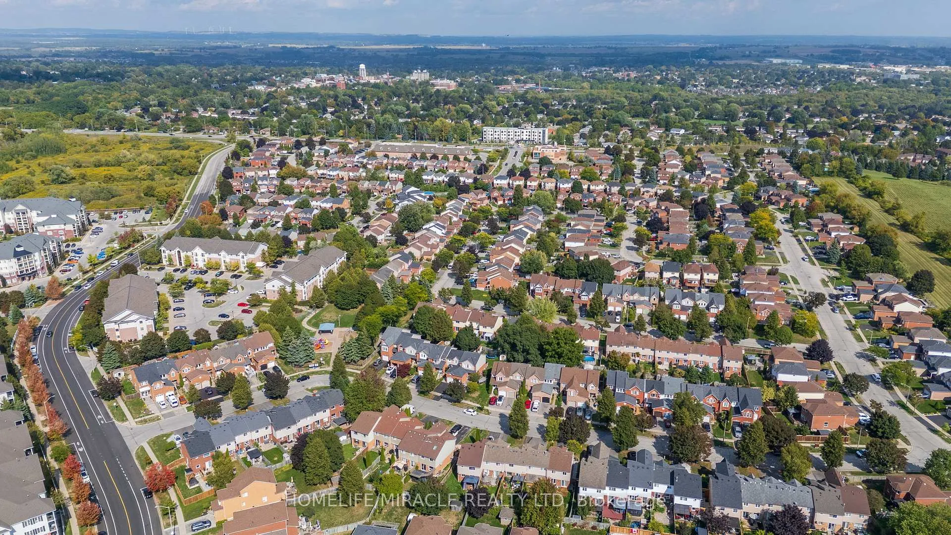 Photo 49 of 40 Landerville Lane, Clarington, Bowmanville — HOMEH