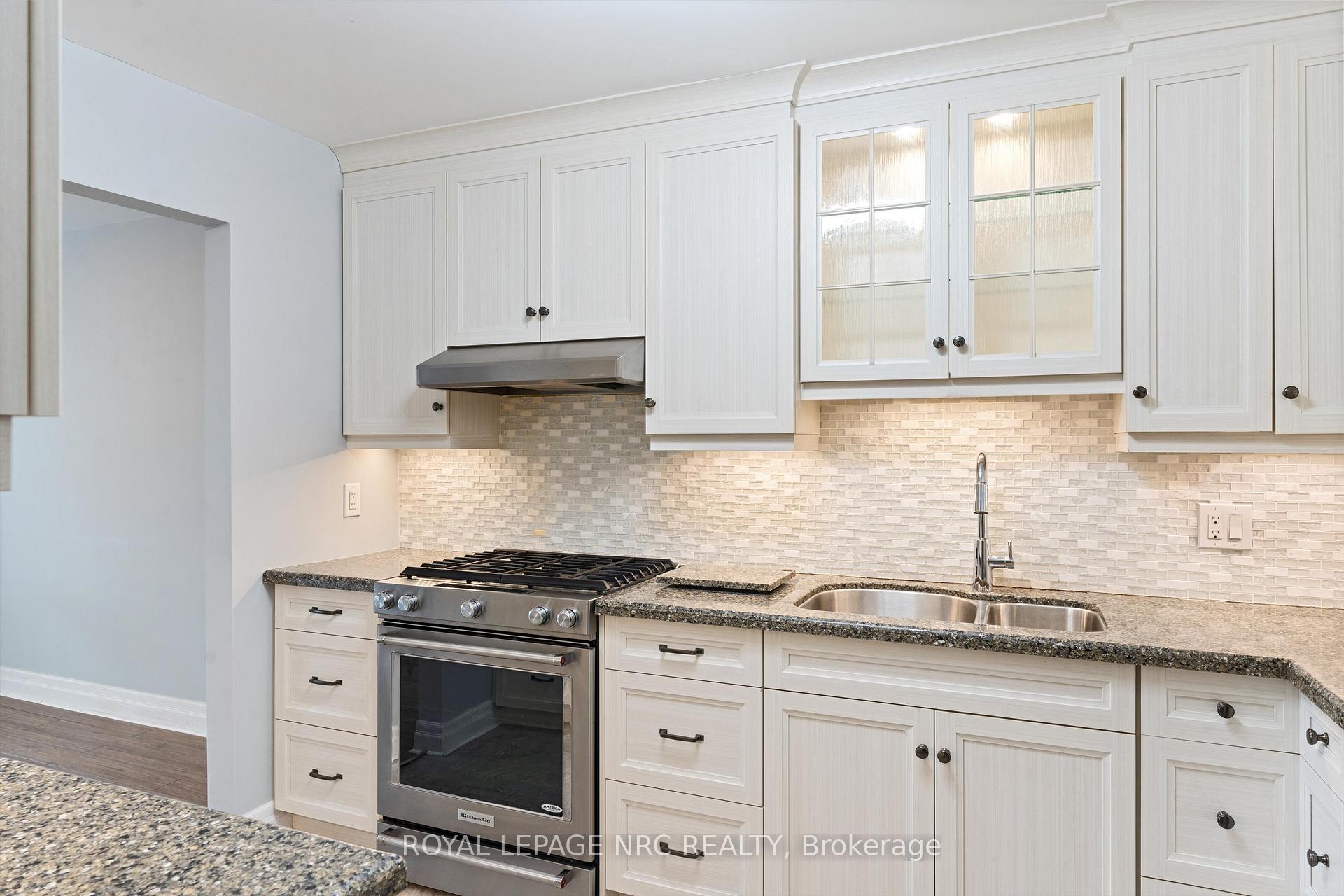 Photo 8 of 5 Barnaby Drive, St. Catharines, Ridley — HOMEH