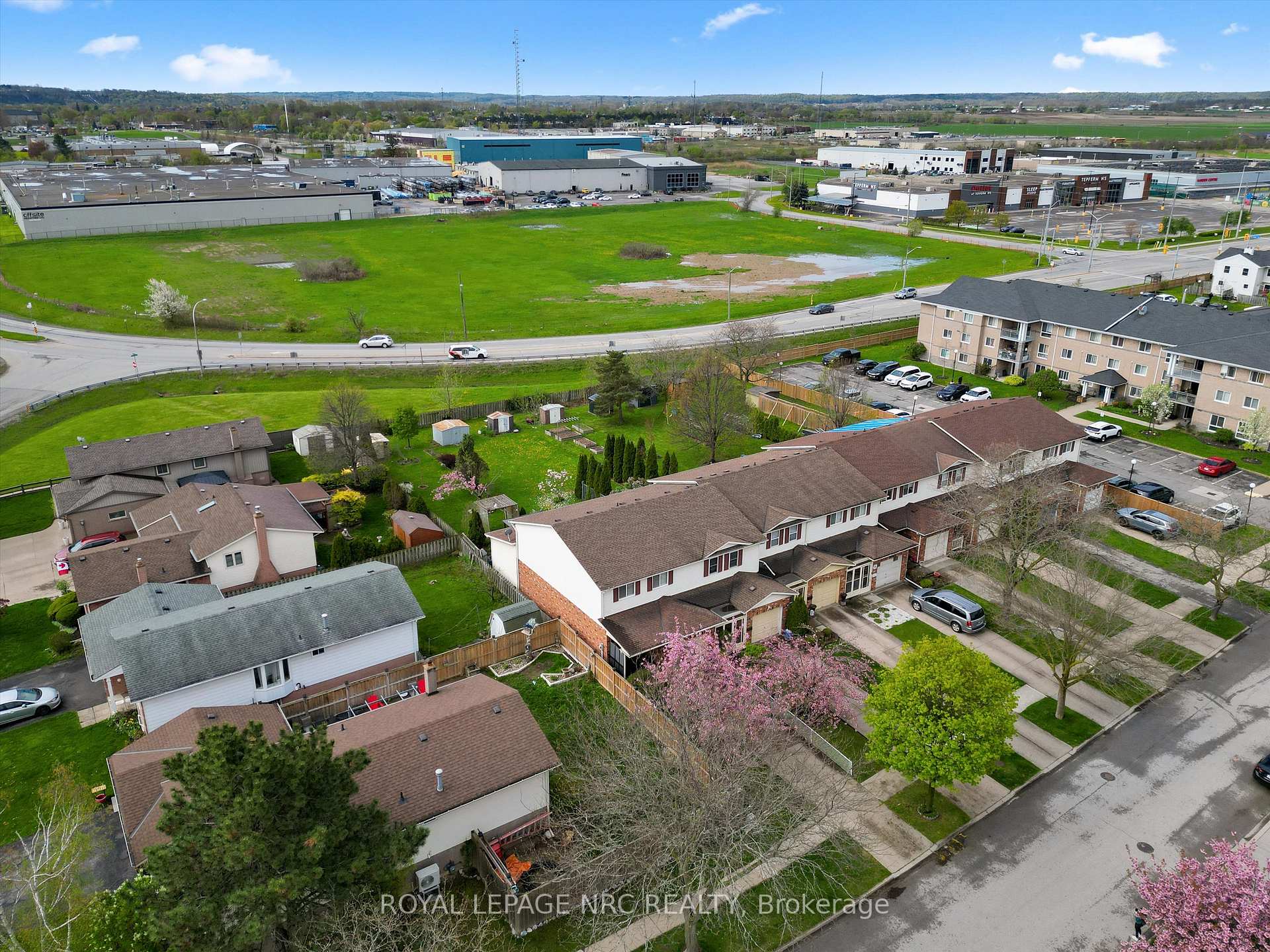 Photo 32 of 5 Barnaby Drive, St. Catharines, Ridley — HOMEH