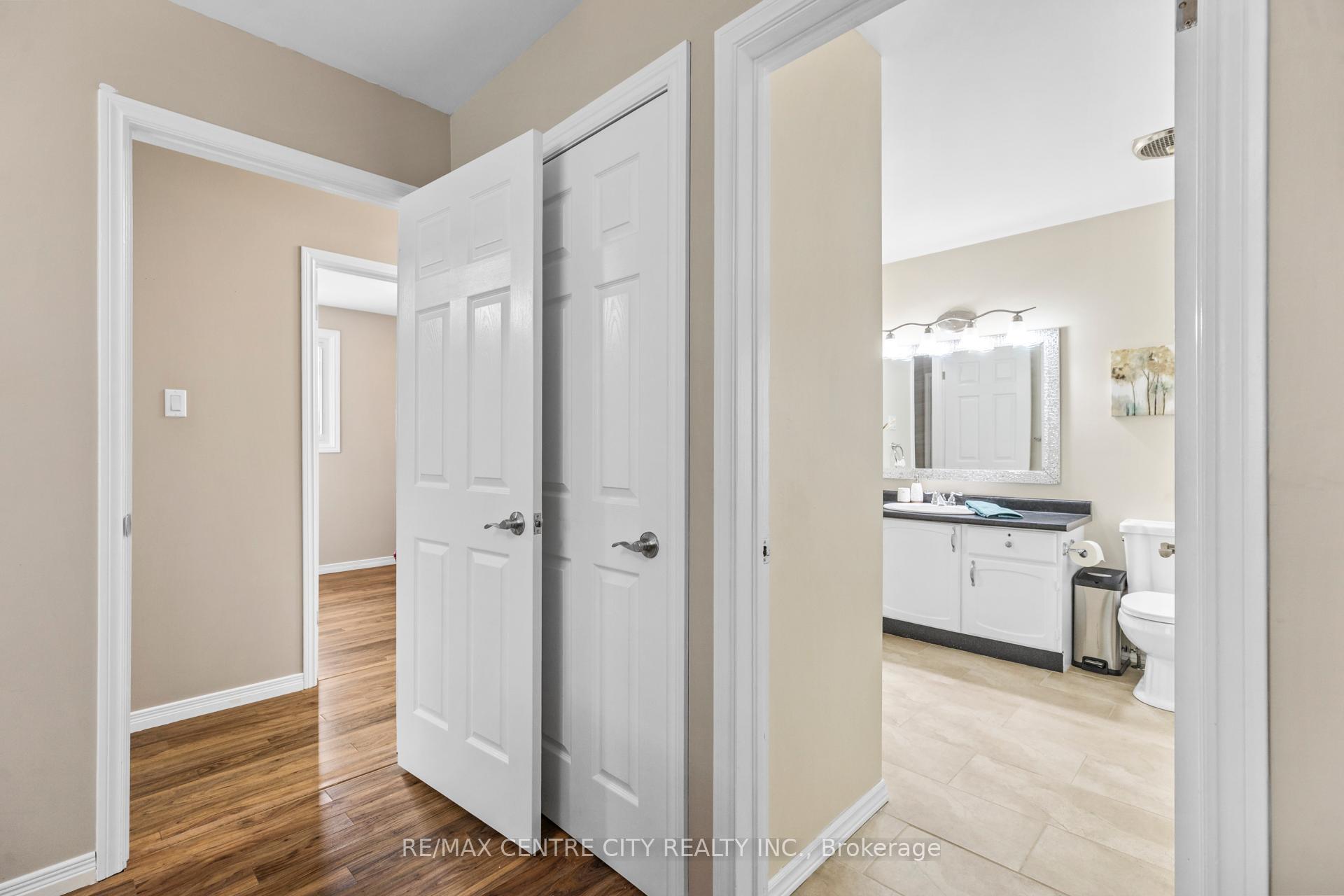 Photo 11 of 32 Lakeview Circle, St. Thomas — HOMEH