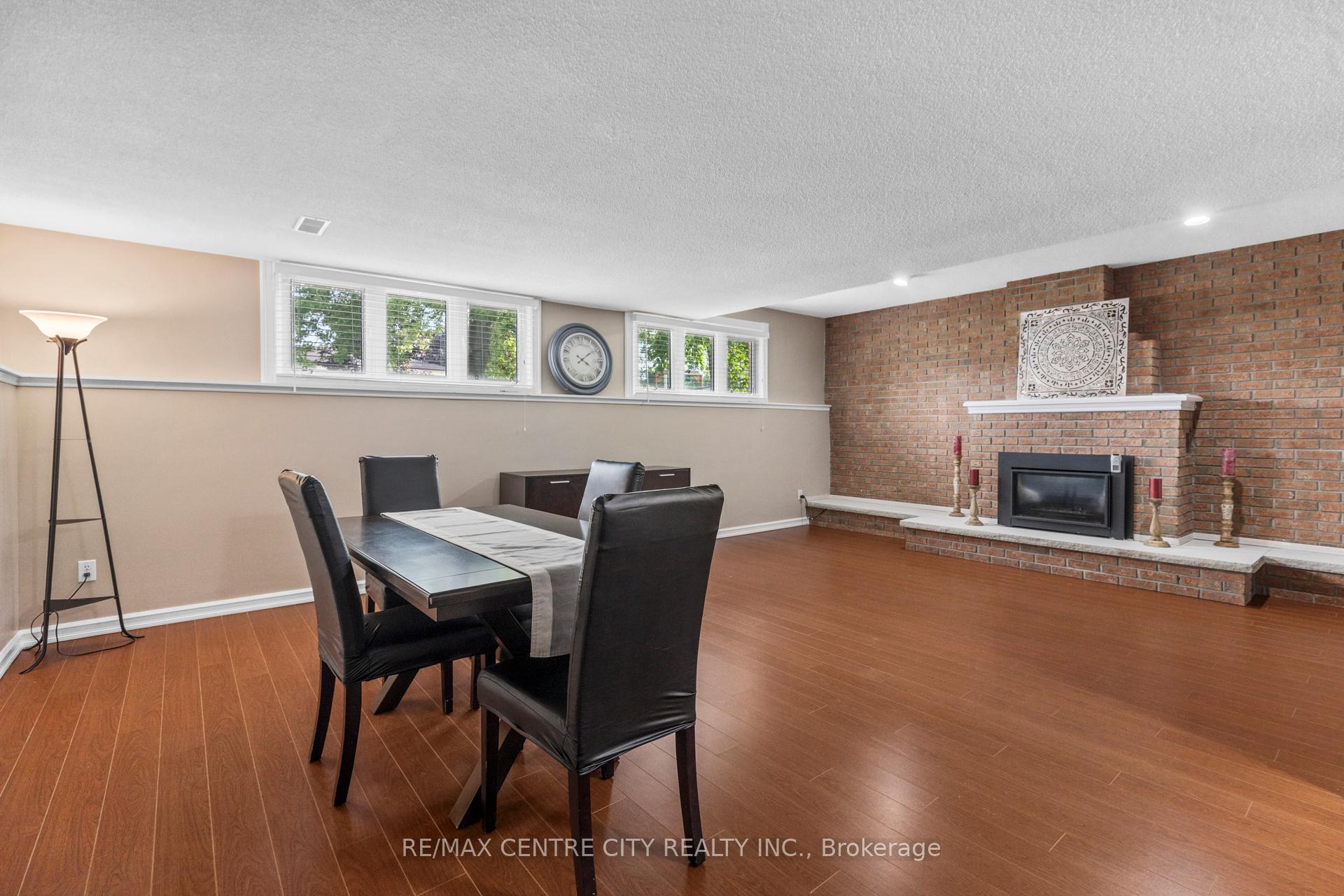 Photo 16 of 32 Lakeview Circle, St. Thomas — HOMEH