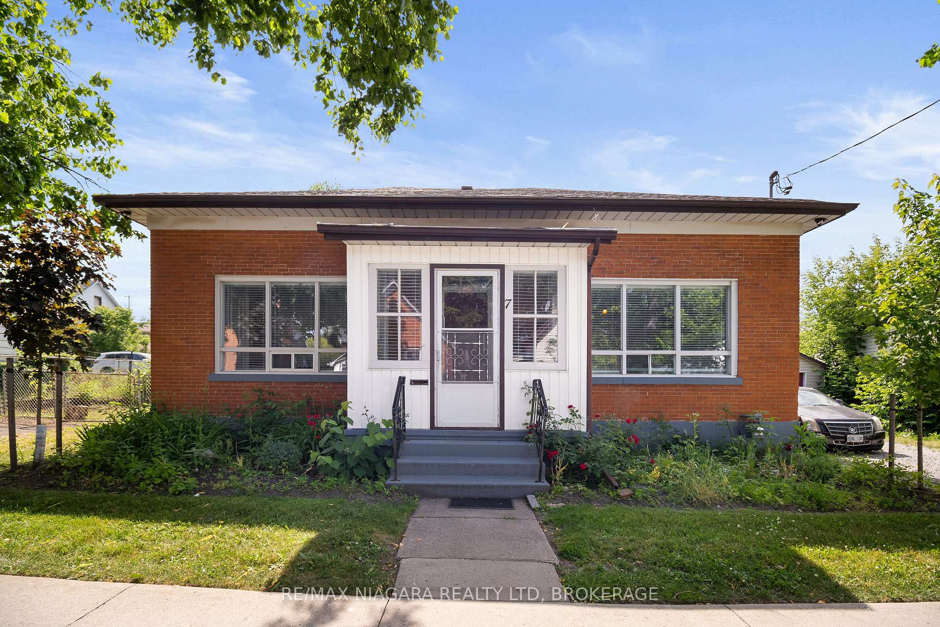 Photo 1 of 7 Tasker Street, St. Catharines, E. Chester — HOMEH