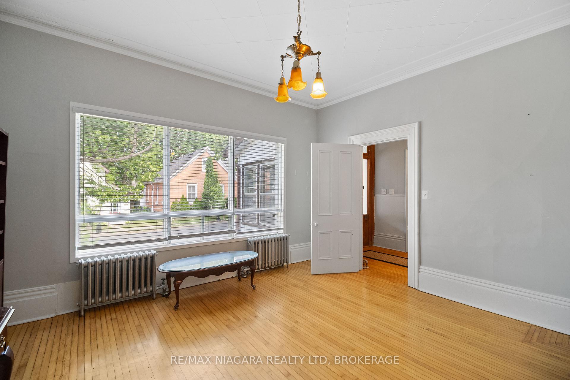 Photo 10 of 7 Tasker Street, St. Catharines, E. Chester — HOMEH