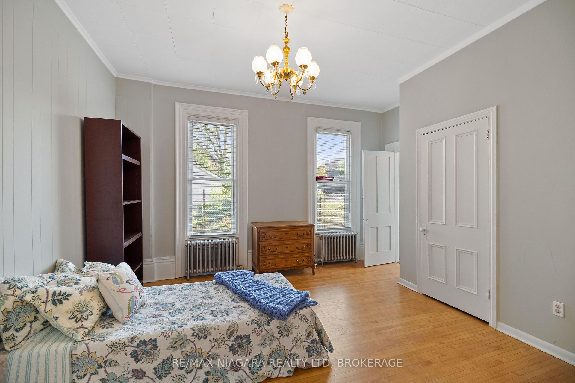 Photo 11 of 7 Tasker Street, St. Catharines, E. Chester — HOMEH