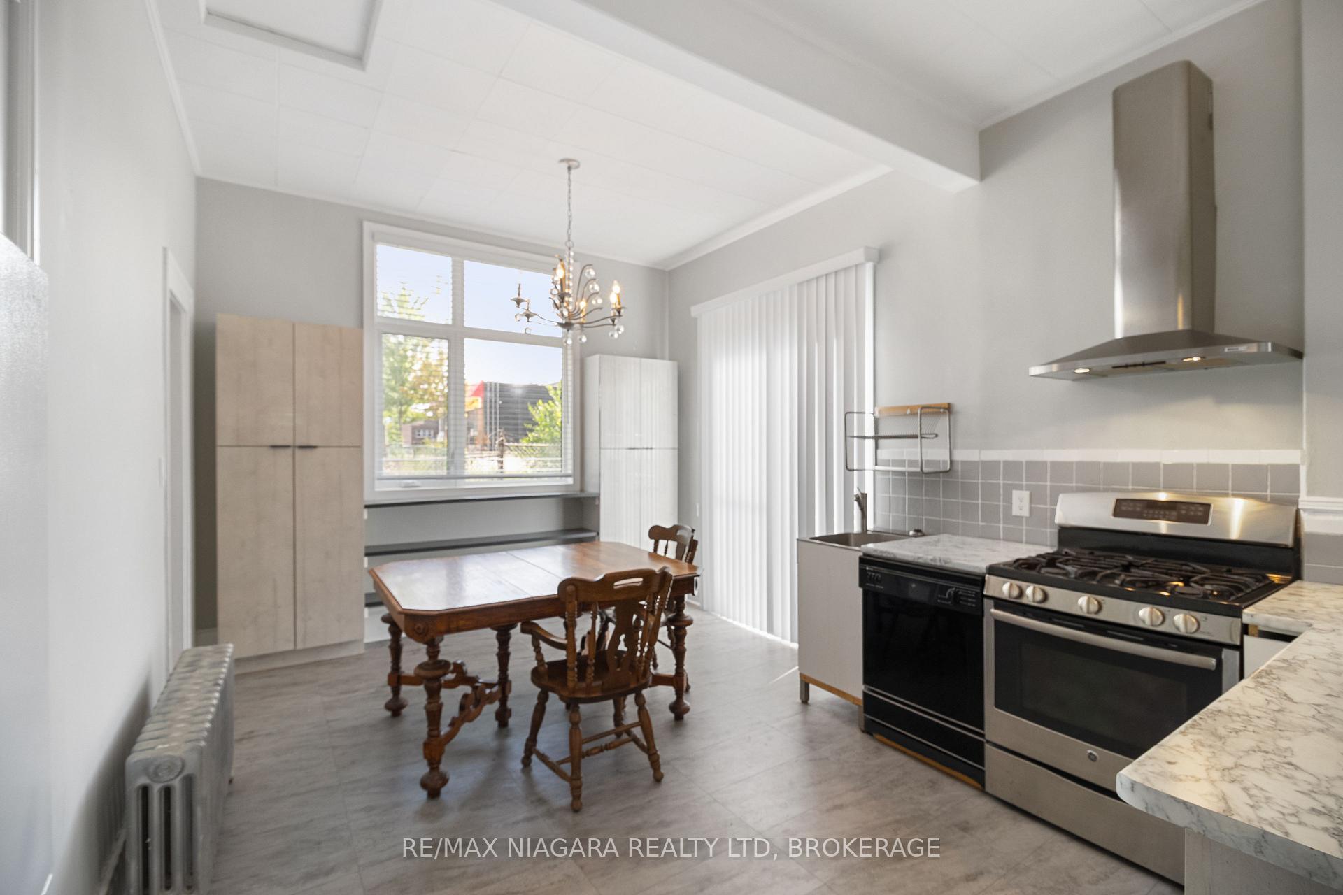 Photo 14 of 7 Tasker Street, St. Catharines, E. Chester — HOMEH
