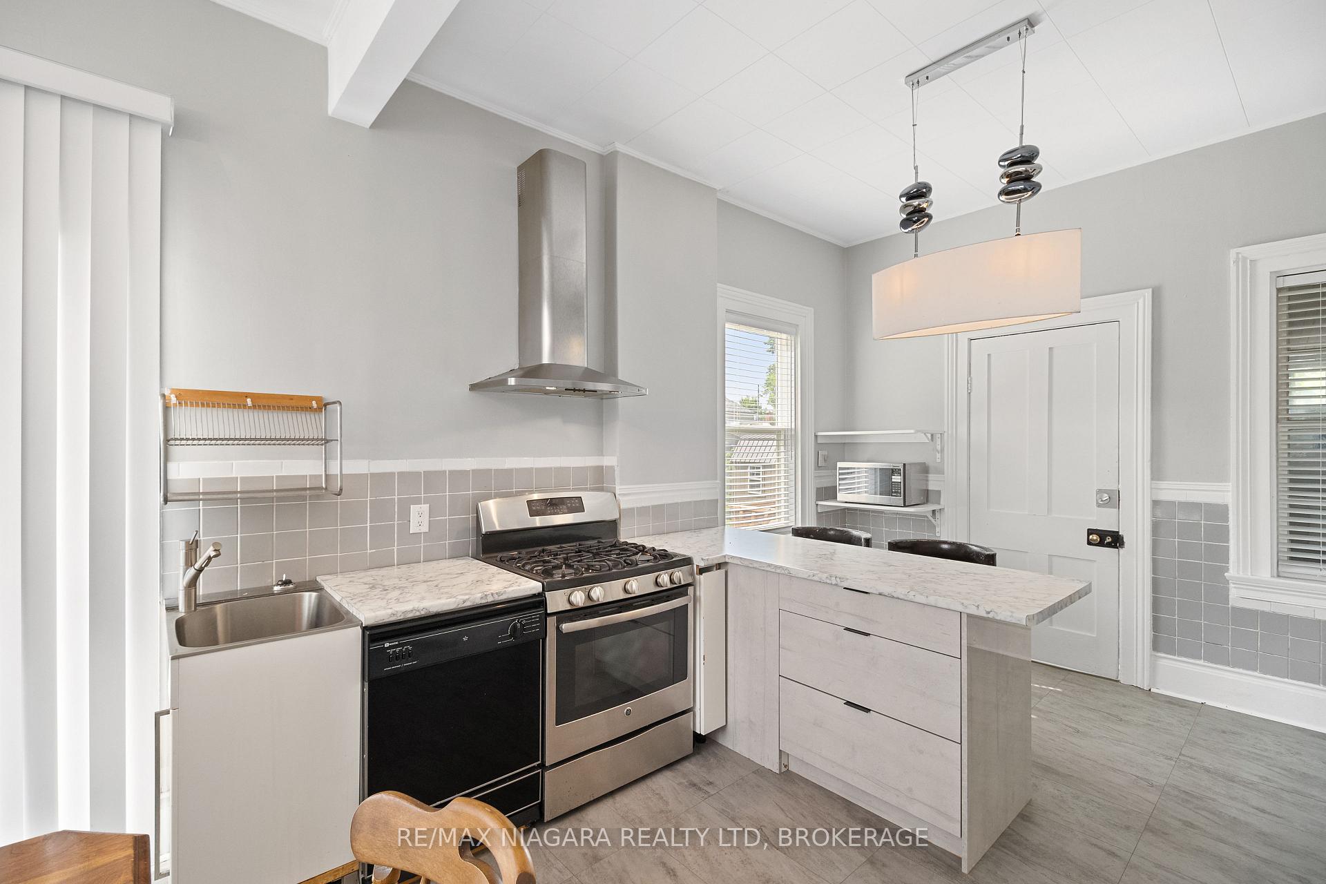 Photo 16 of 7 Tasker Street, St. Catharines, E. Chester — HOMEH