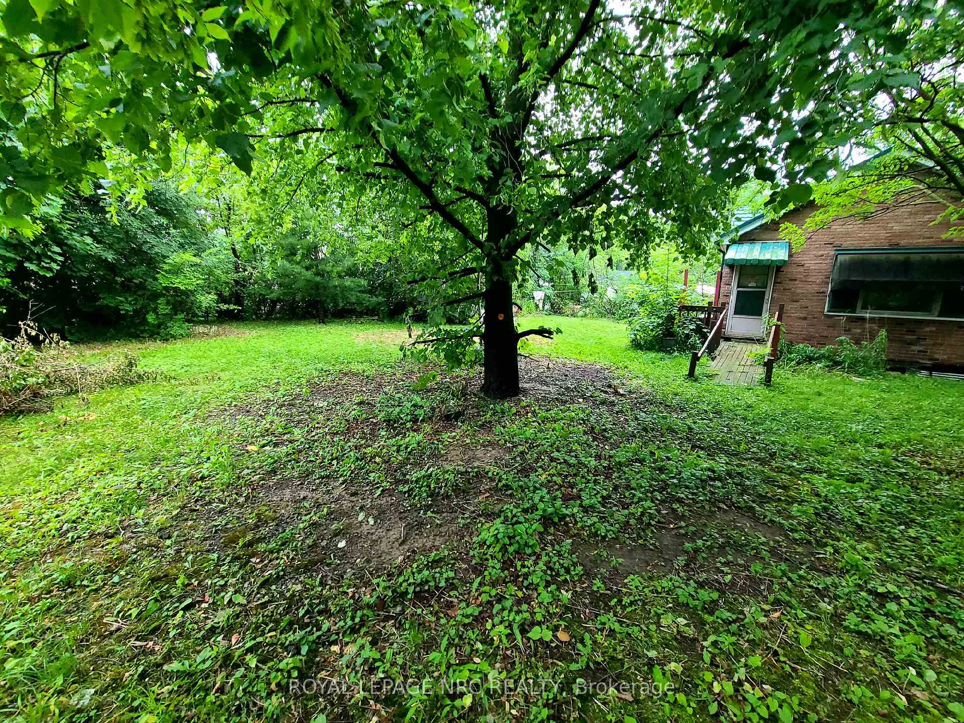 Photo 5 of 19 Eastchester Avenue, St. Catharines, E. Chester — HOMEH
