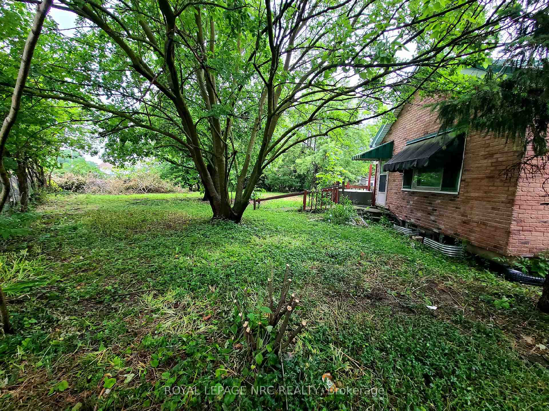 Photo 6 of 19 Eastchester Avenue, St. Catharines, E. Chester — HOMEH