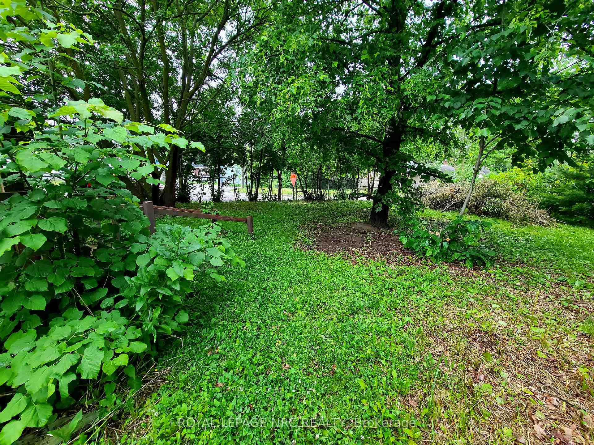Photo 8 of 19 Eastchester Avenue, St. Catharines, E. Chester — HOMEH