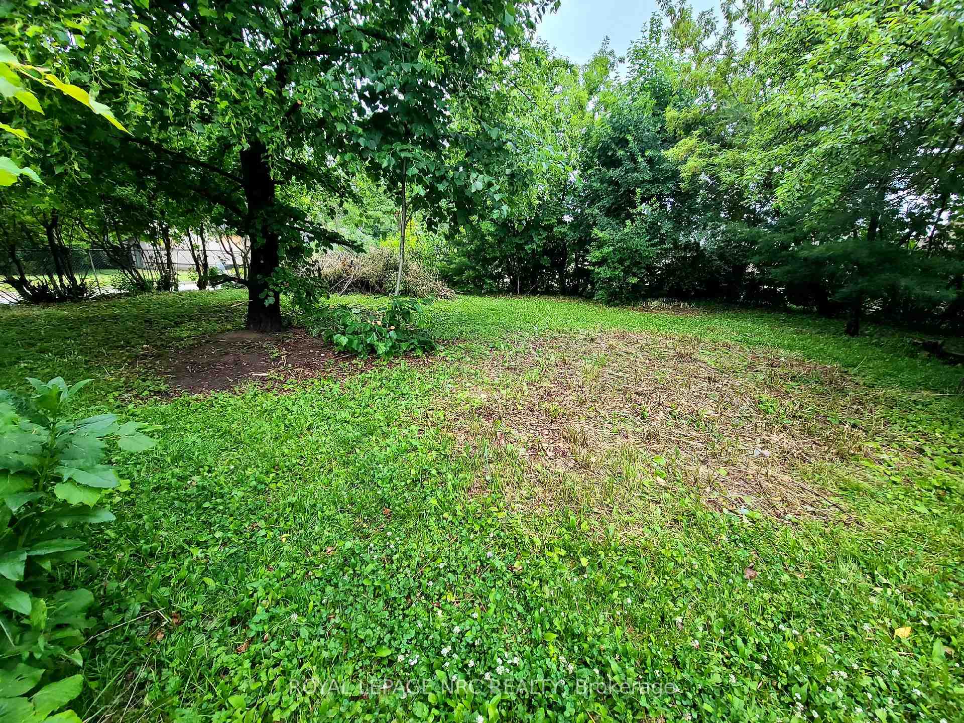 Photo 9 of 19 Eastchester Avenue, St. Catharines, E. Chester — HOMEH