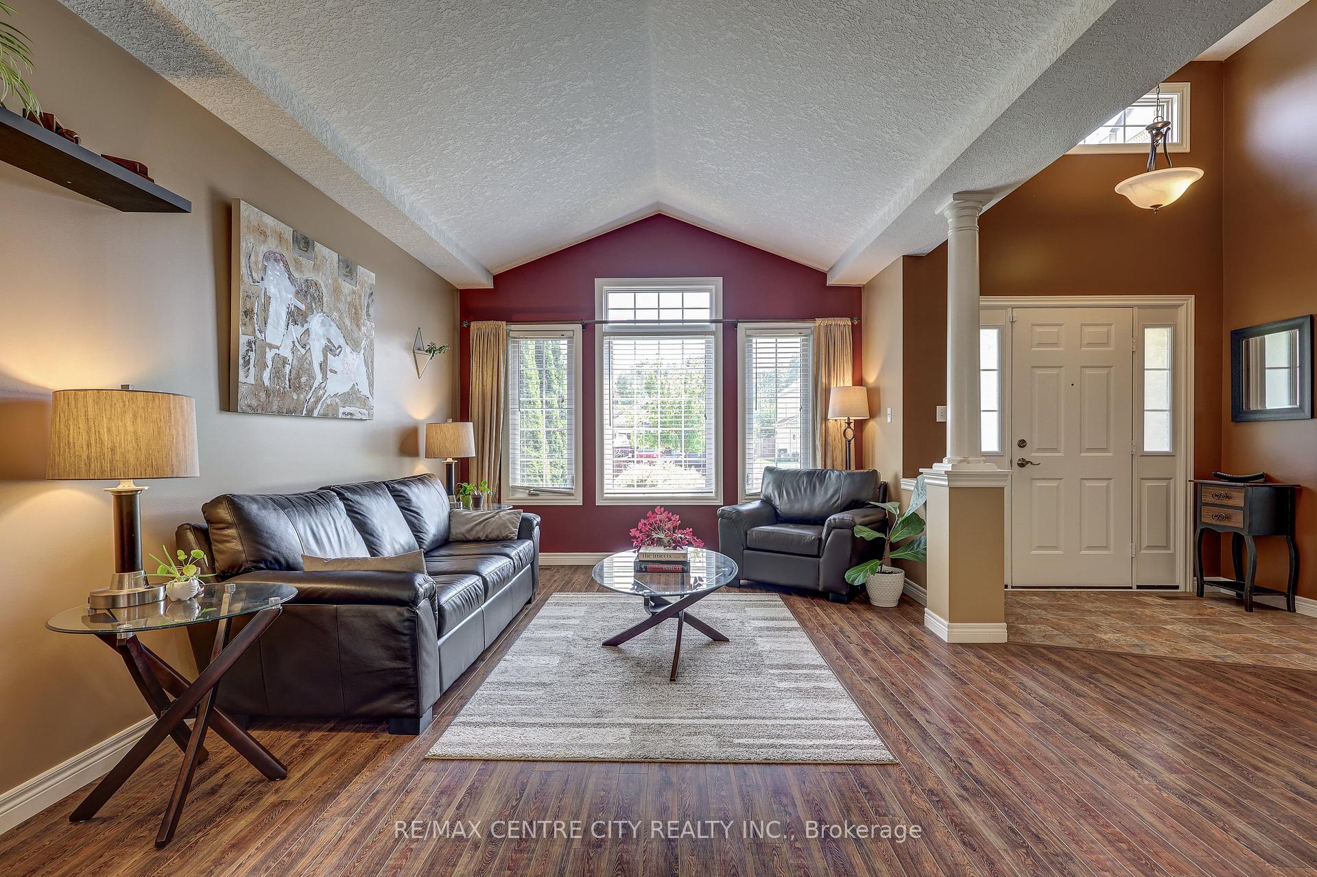 Photo 12 of 73 Greenway Boulevard, St. Thomas — HOMEH