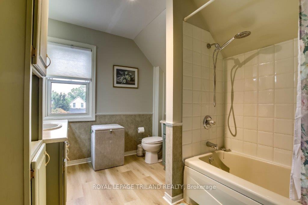 Photo 15 of 39 Maple Street, St. Thomas — HOMEH