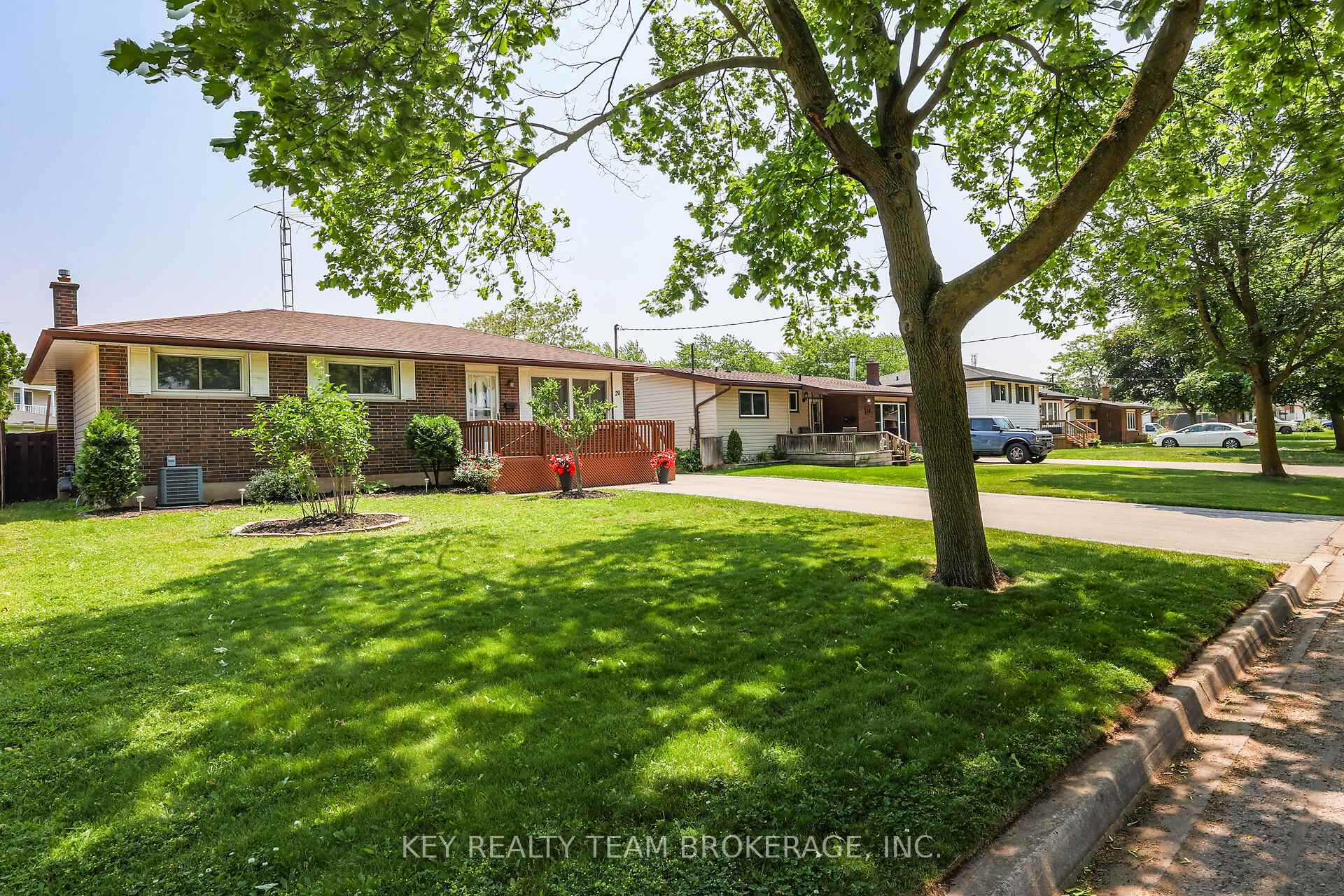 Photo 1 of 20 Huntley Crescent, St. Catharines, Carlton/Bunting — HOMEH