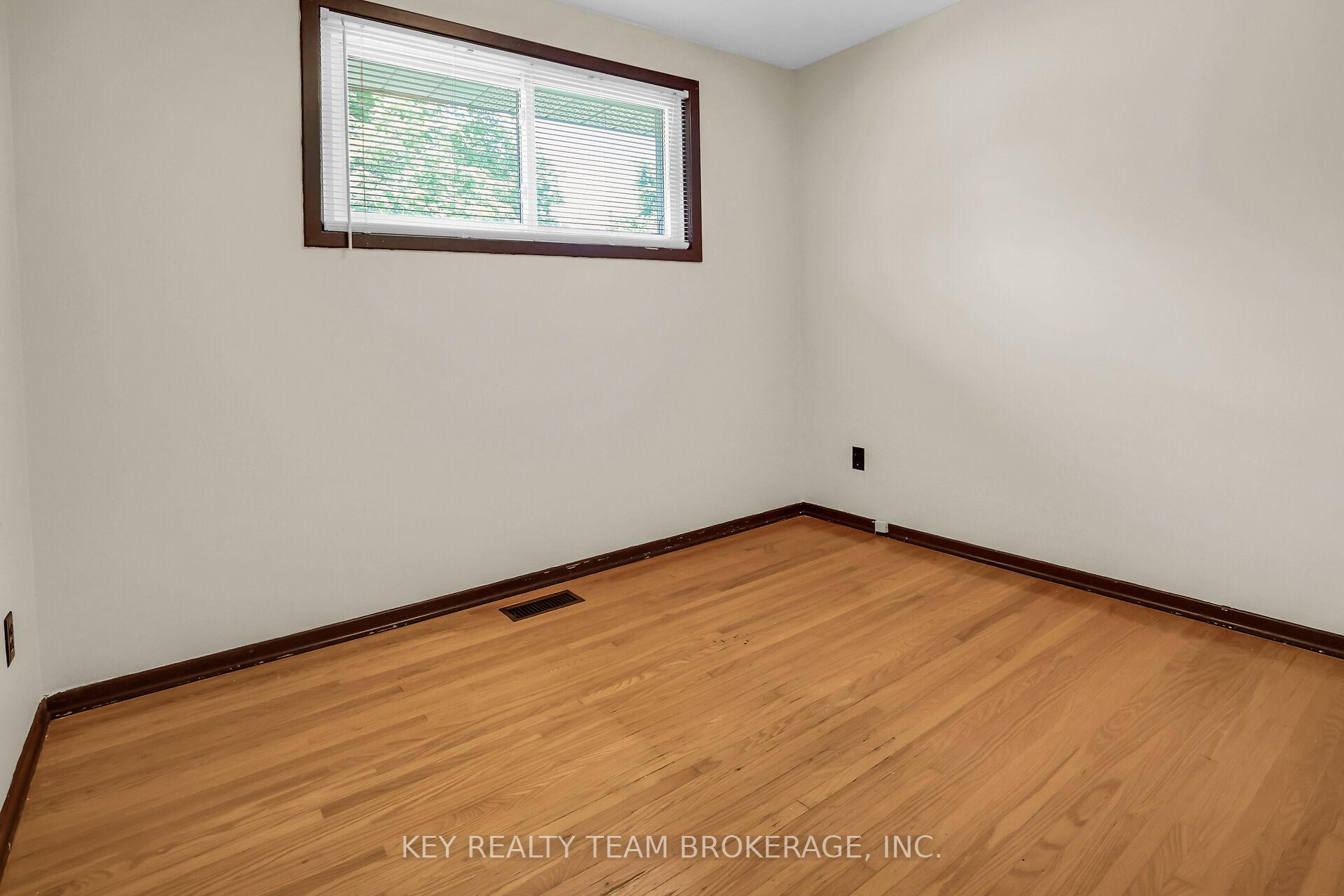 Photo 24 of 20 Huntley Crescent, St. Catharines, Carlton/Bunting — HOMEH