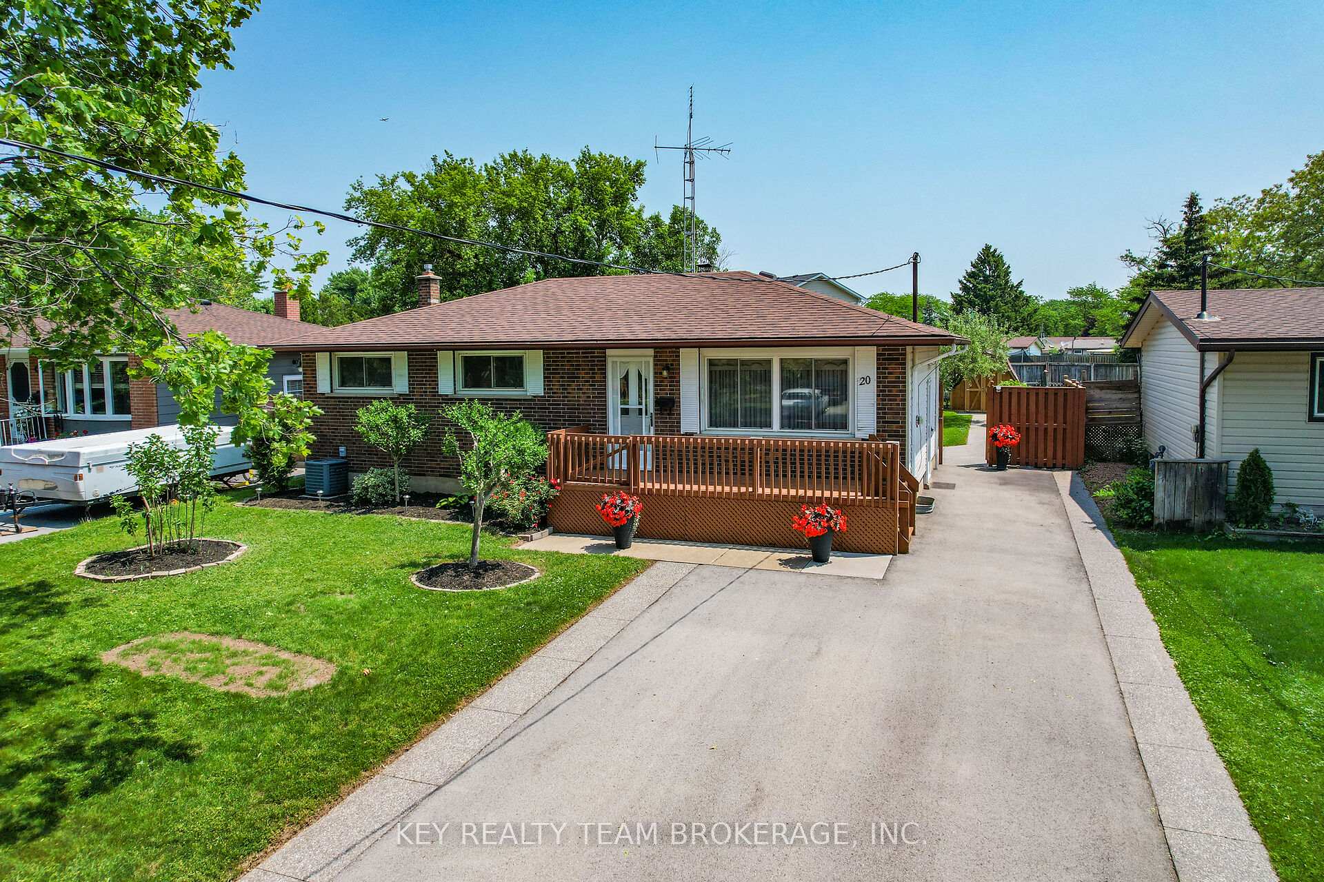 Photo 39 of 20 Huntley Crescent, St. Catharines, Carlton/Bunting — HOMEH
