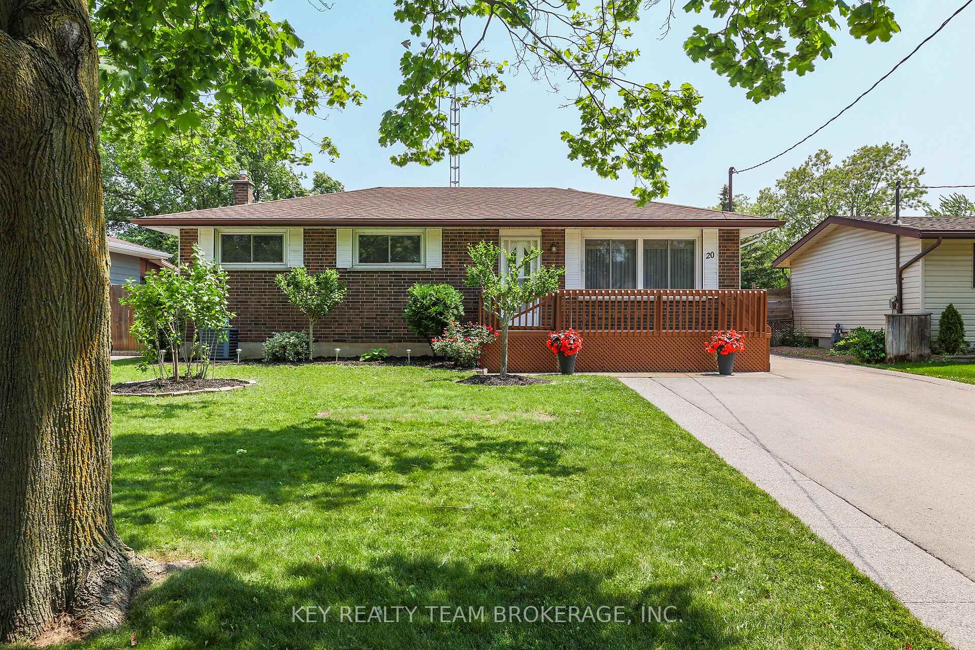 Photo 43 of 20 Huntley Crescent, St. Catharines, Carlton/Bunting — HOMEH