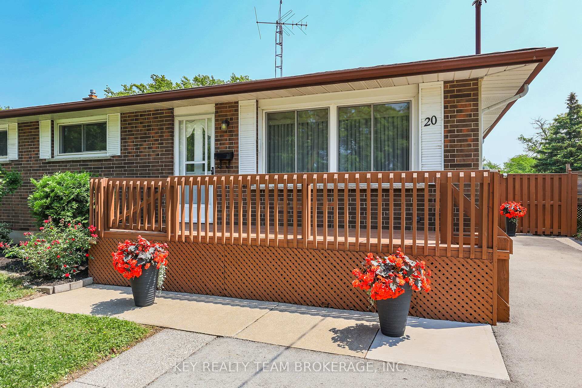 Photo 50 of 20 Huntley Crescent, St. Catharines, Carlton/Bunting — HOMEH