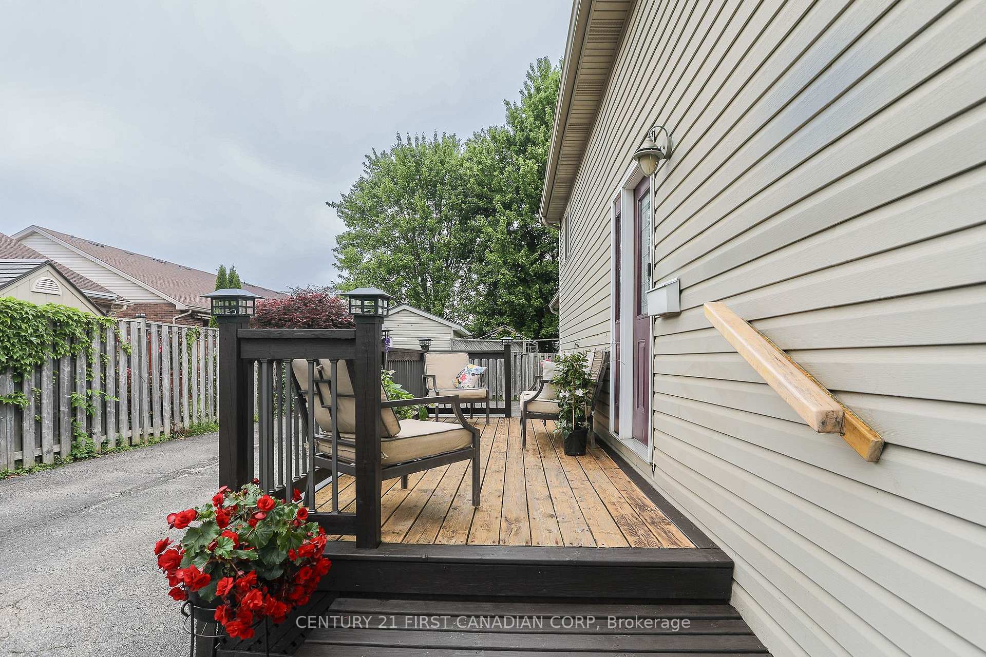 Photo 4 of 168 Forest Avenue, St. Thomas — HOMEH