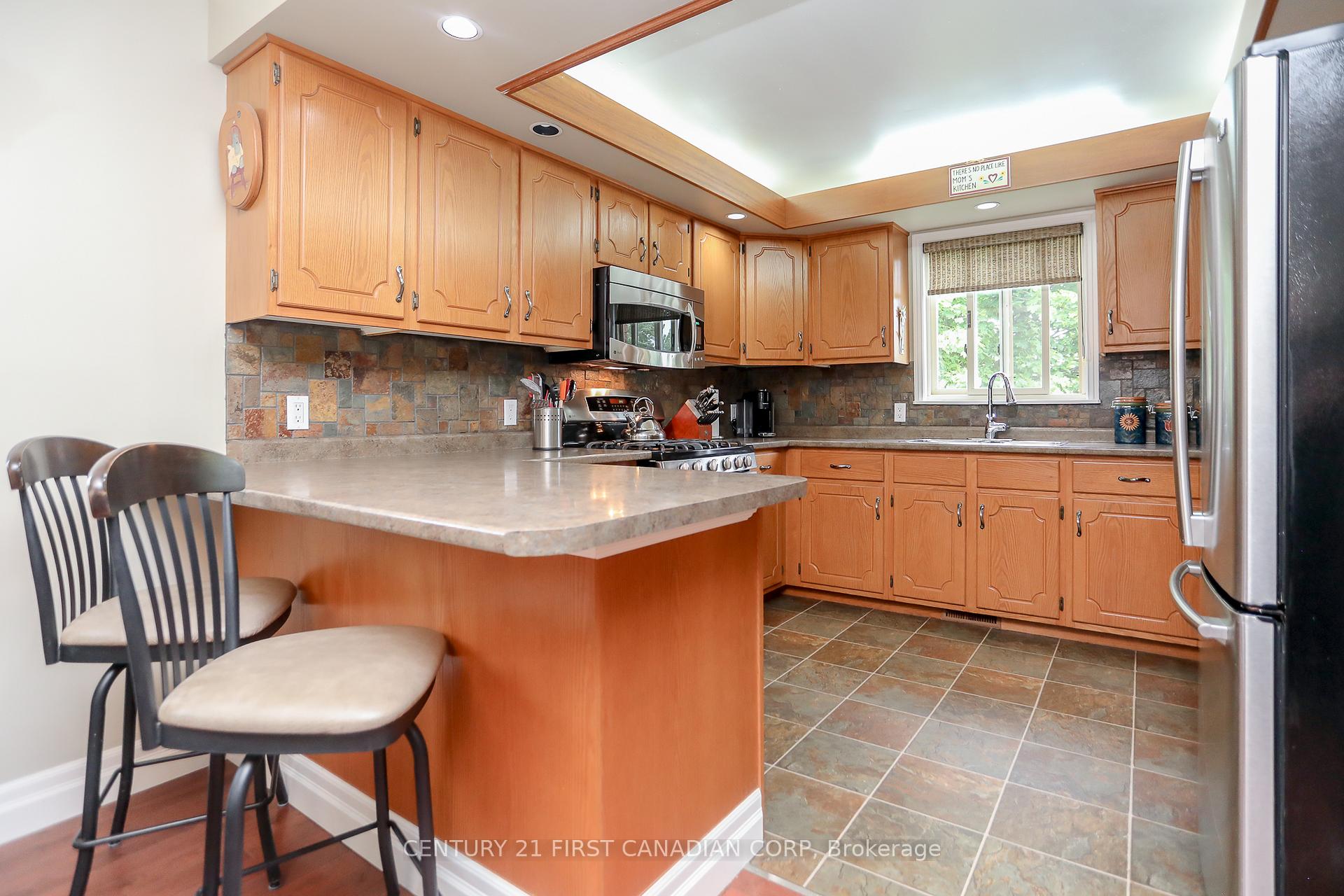 Photo 9 of 168 Forest Avenue, St. Thomas — HOMEH