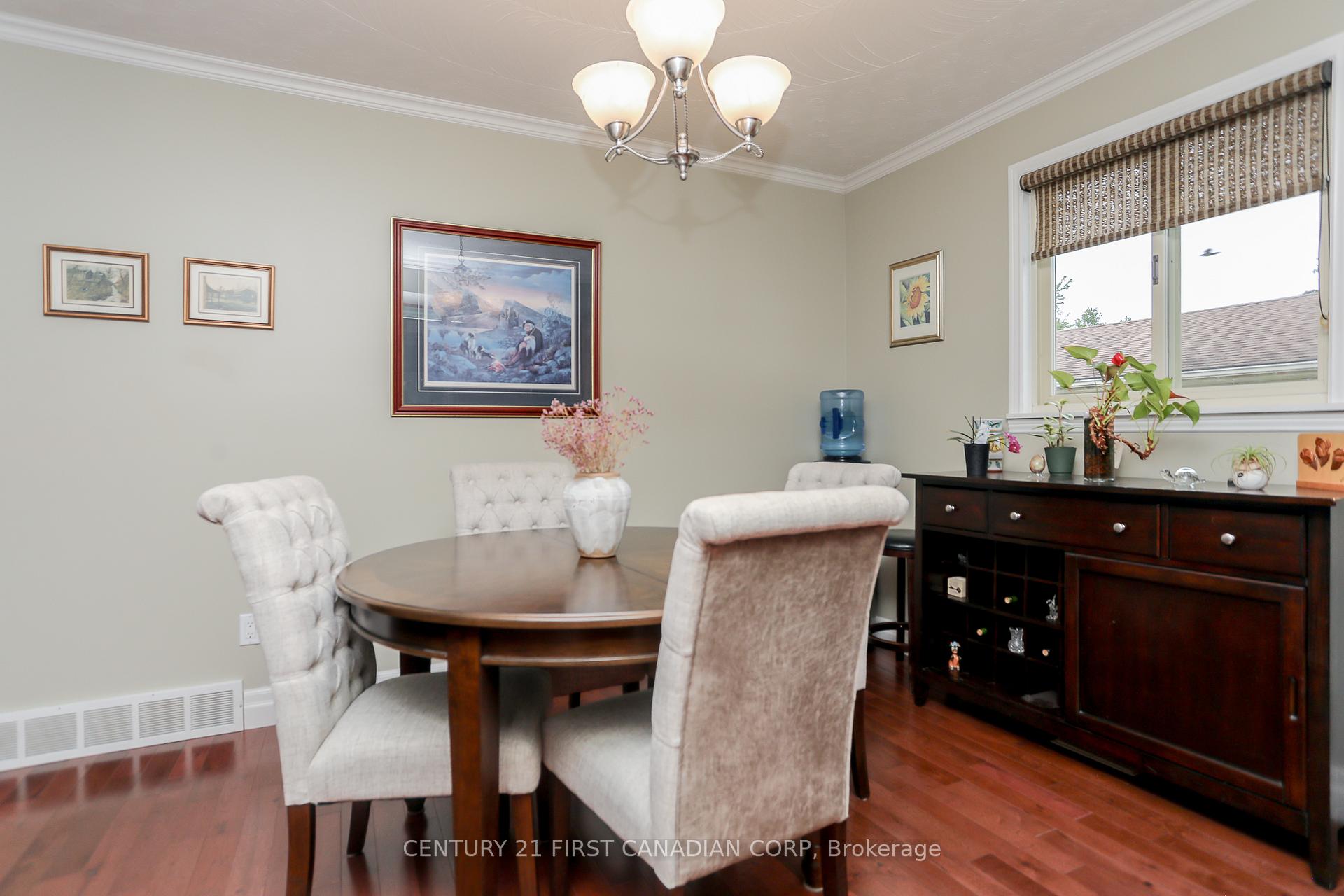 Photo 10 of 168 Forest Avenue, St. Thomas — HOMEH