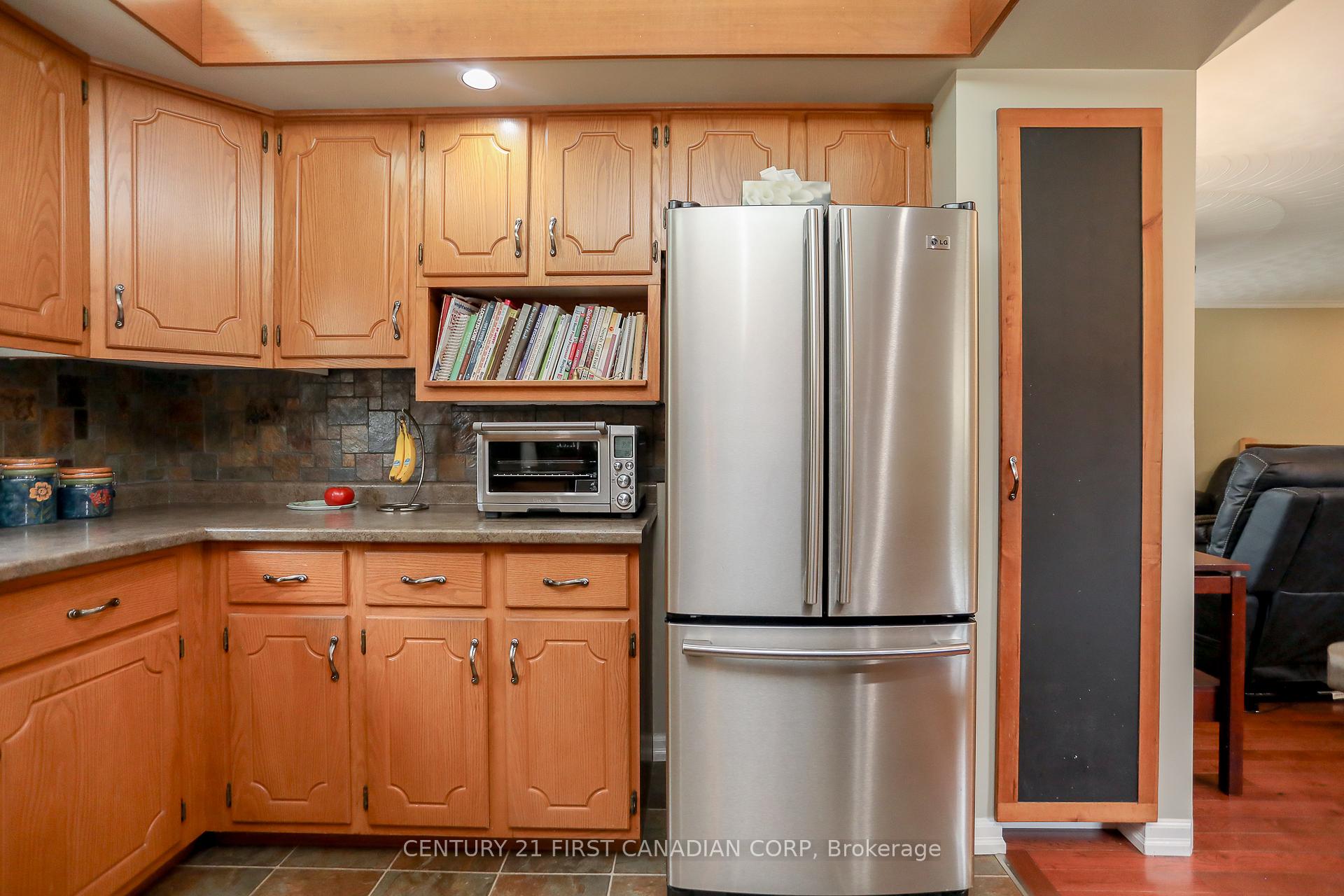 Photo 12 of 168 Forest Avenue, St. Thomas — HOMEH