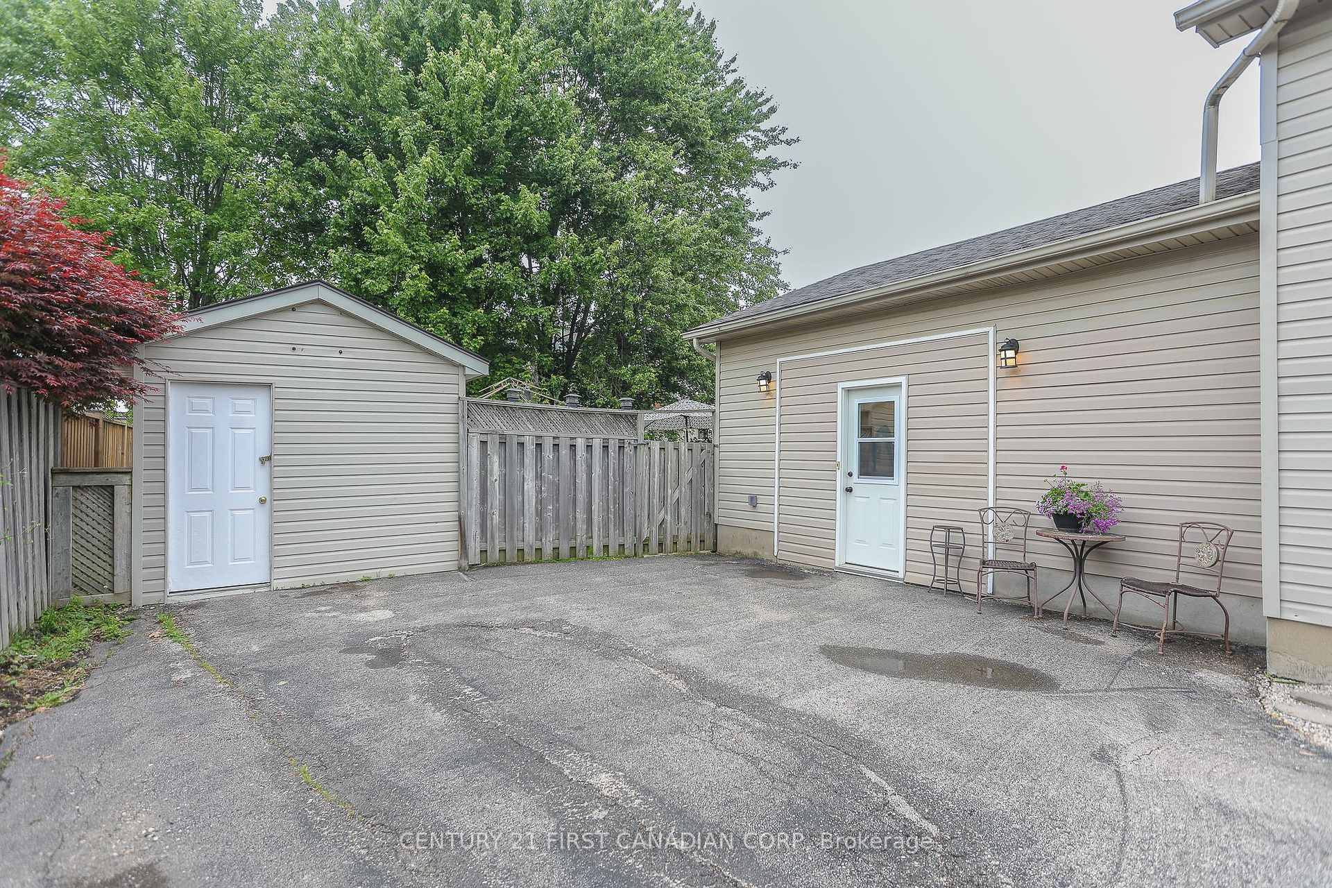 Photo 32 of 168 Forest Avenue, St. Thomas — HOMEH