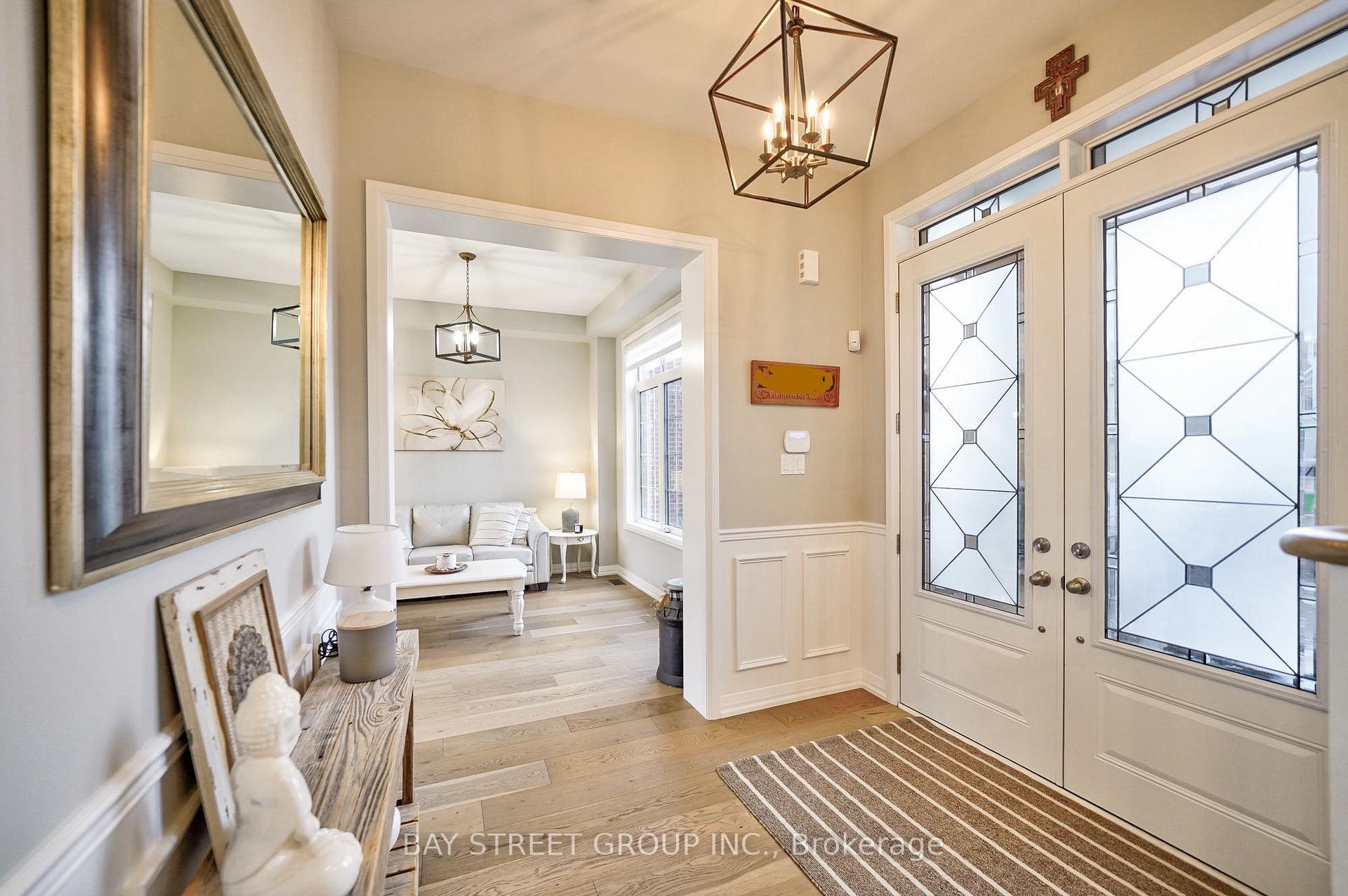 Photo 2 of 17 Thompson Way, Springwater, Centre Vespra — HOMEH