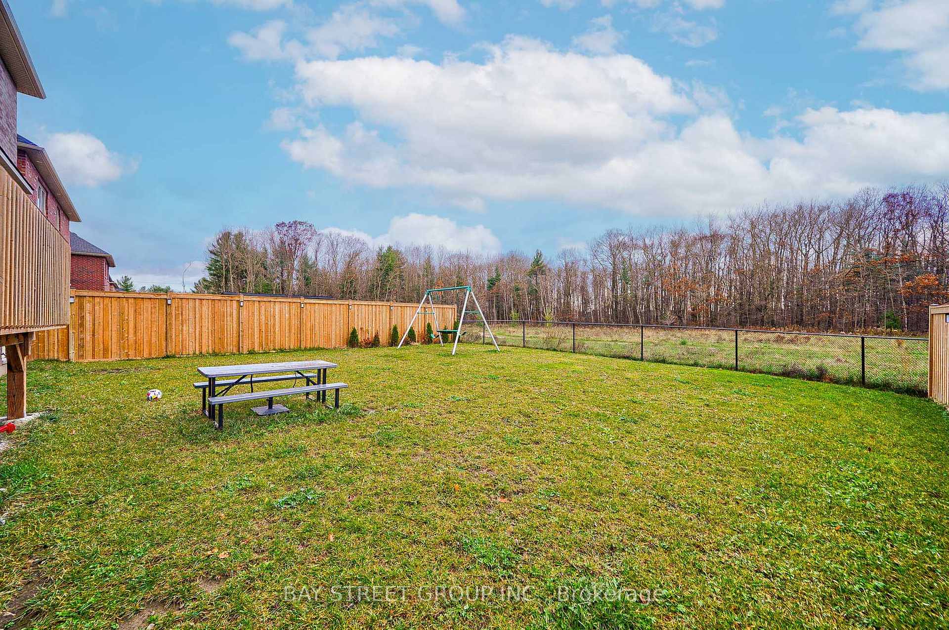 Photo 37 of 17 Thompson Way, Springwater, Centre Vespra — HOMEH