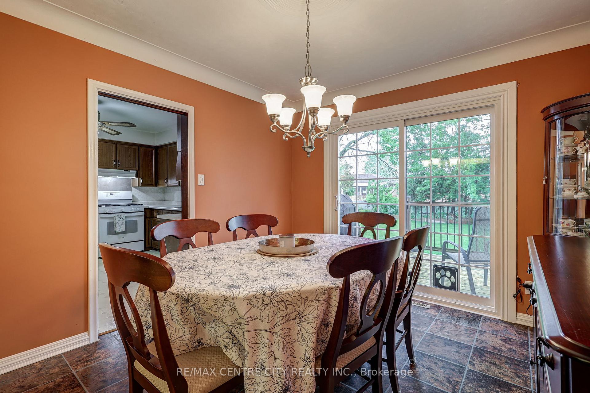 Photo 8 of 182 Chestnut Street, St. Thomas — HOMEH