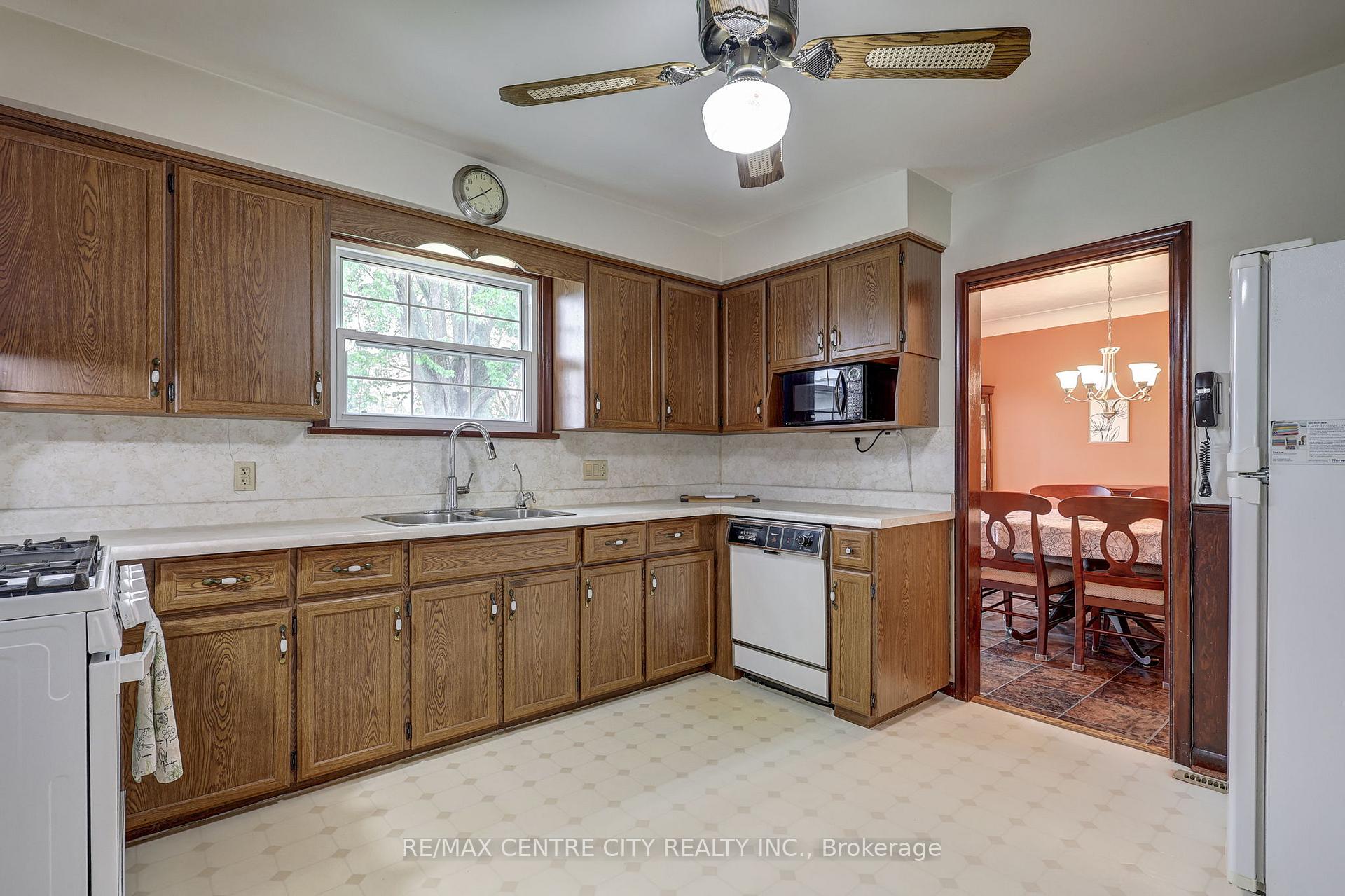 Photo 9 of 182 Chestnut Street, St. Thomas — HOMEH