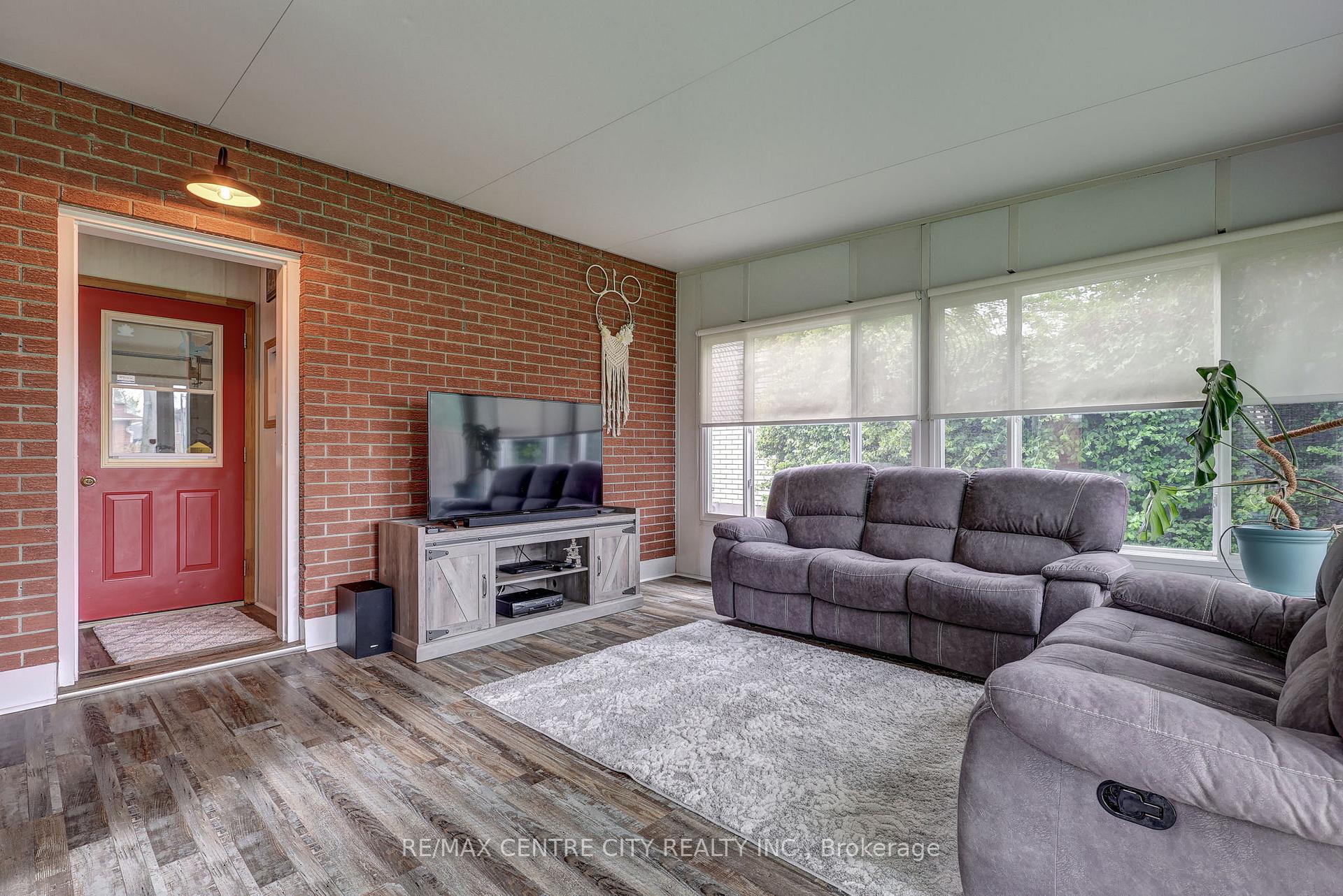 Photo 11 of 182 Chestnut Street, St. Thomas — HOMEH