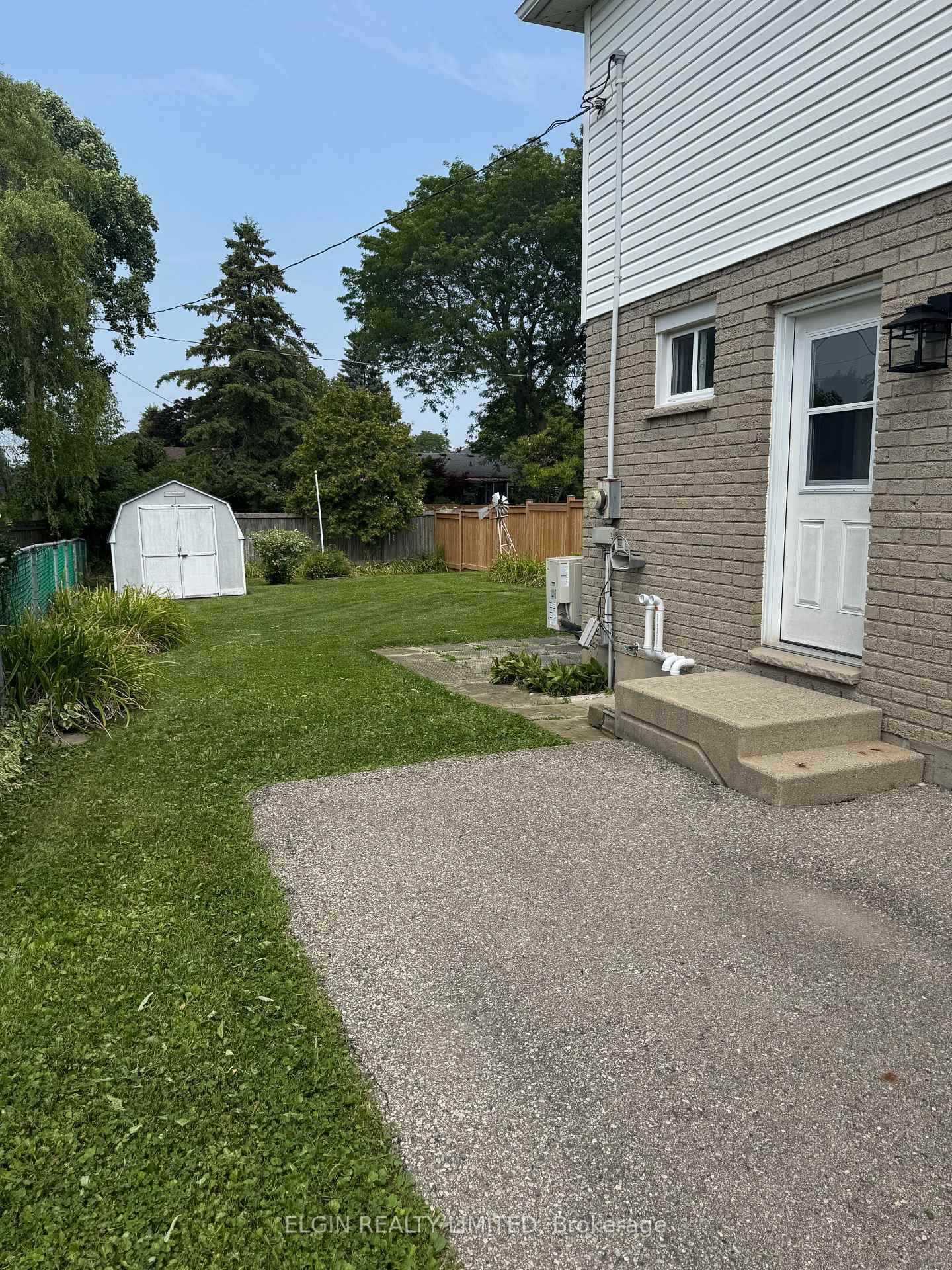 Photo 4 of 39 Vanier Place, St. Thomas — HOMEH