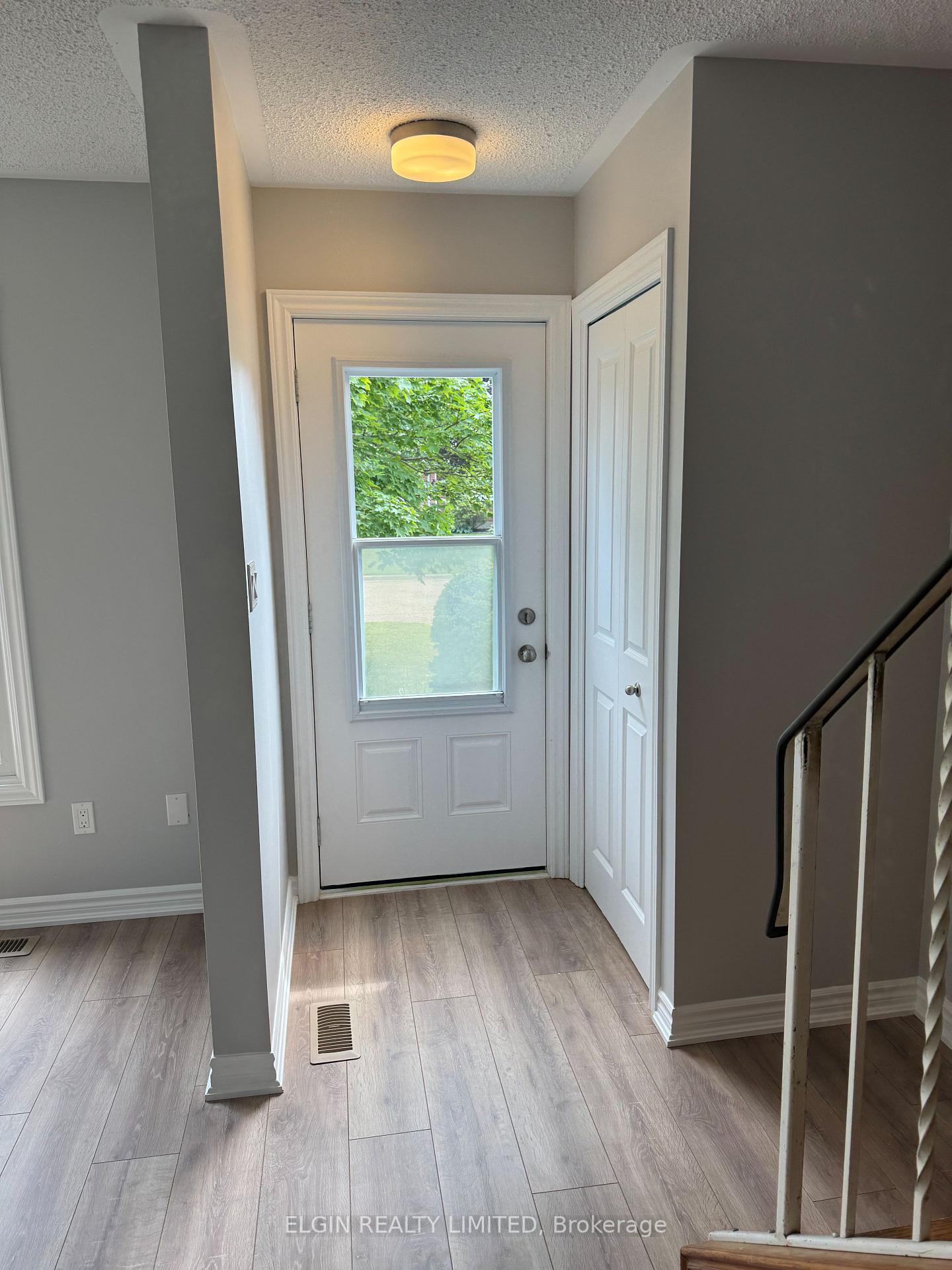 Photo 5 of 39 Vanier Place, St. Thomas — HOMEH
