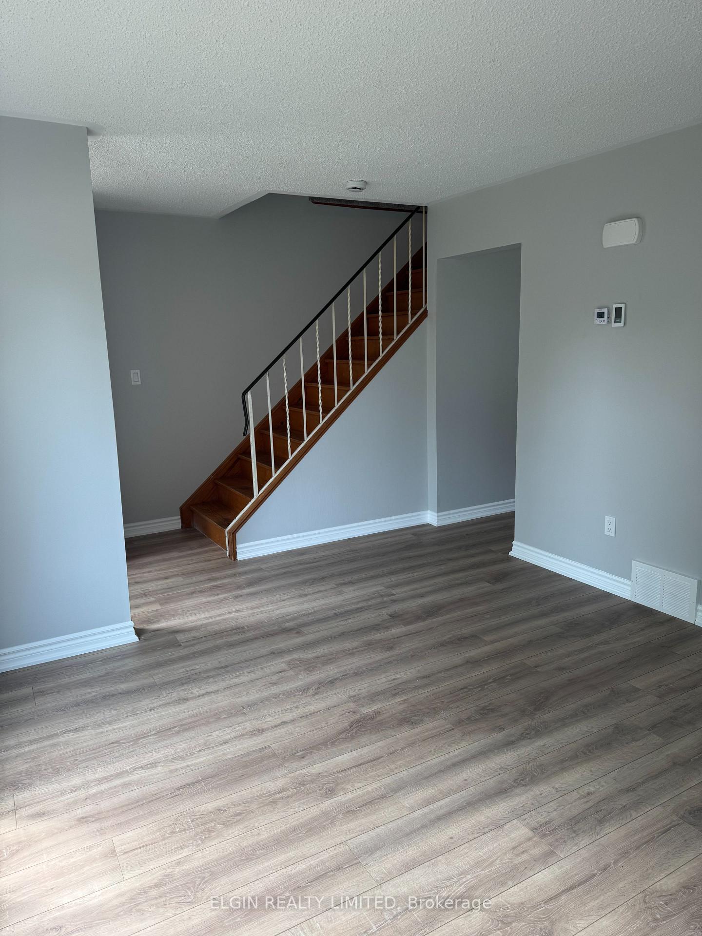 Photo 9 of 39 Vanier Place, St. Thomas — HOMEH
