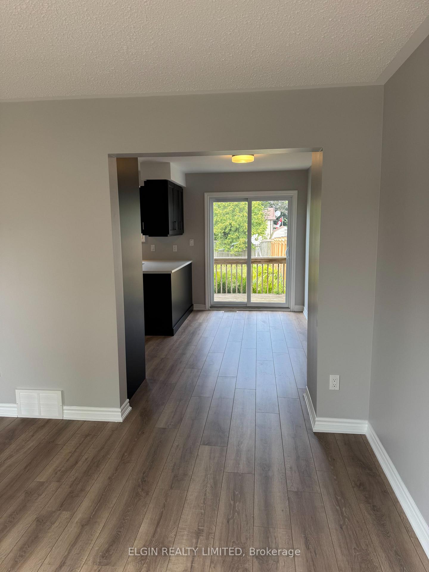 Photo 14 of 39 Vanier Place, St. Thomas — HOMEH