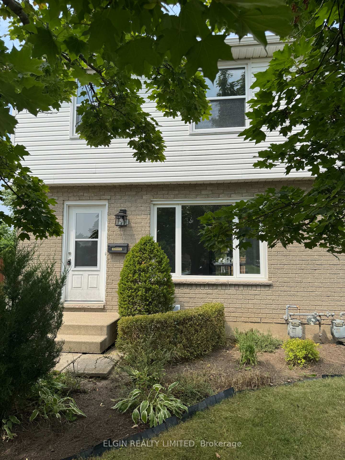 Photo 31 of 39 Vanier Place, St. Thomas — HOMEH