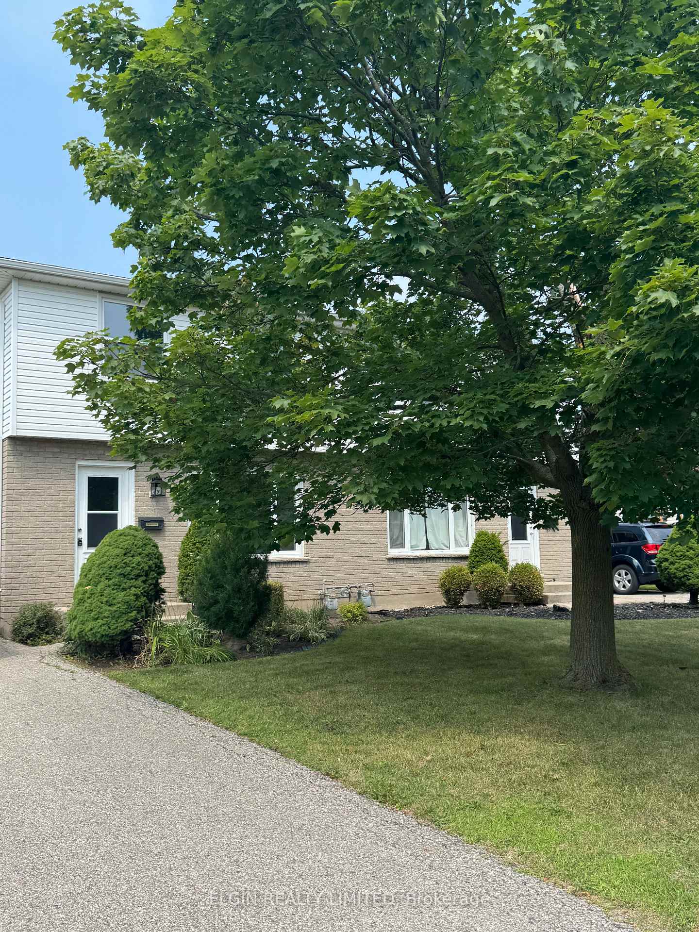 Photo 33 of 39 Vanier Place, St. Thomas — HOMEH