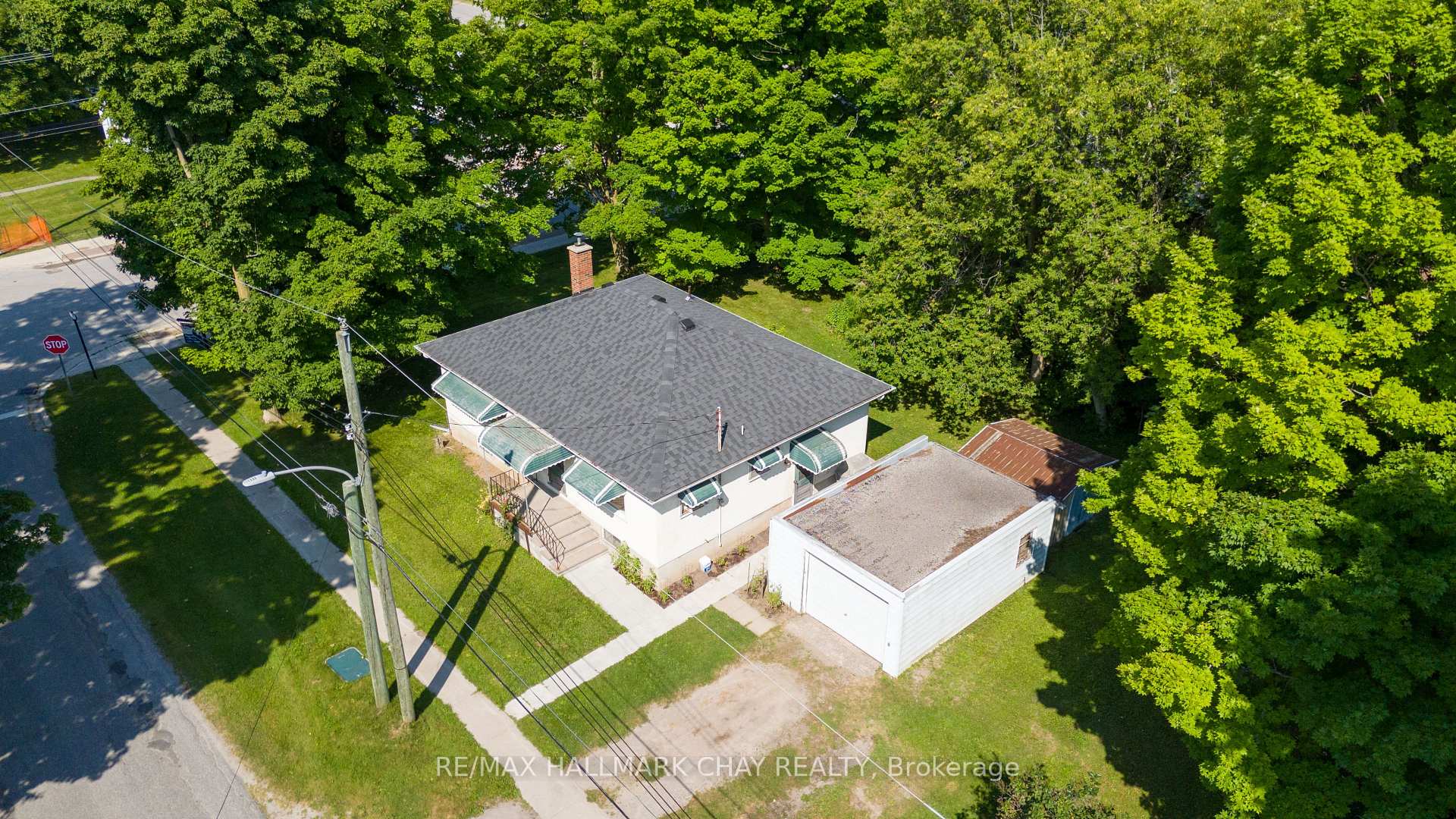 Photo 1 of 20 Peter Street, Springwater, Elmvale — HOMEH