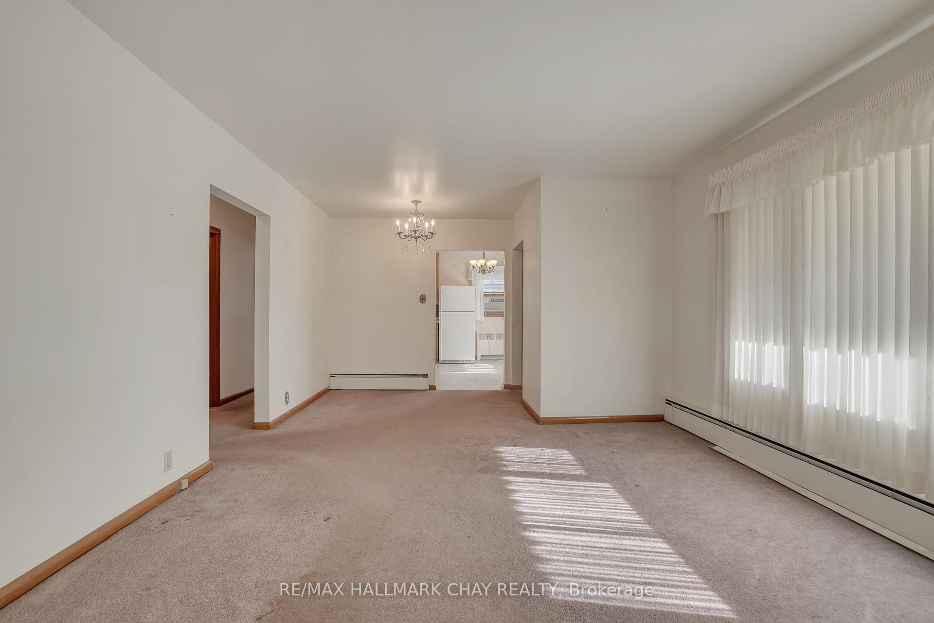 Photo 5 of 20 Peter Street, Springwater, Elmvale — HOMEH