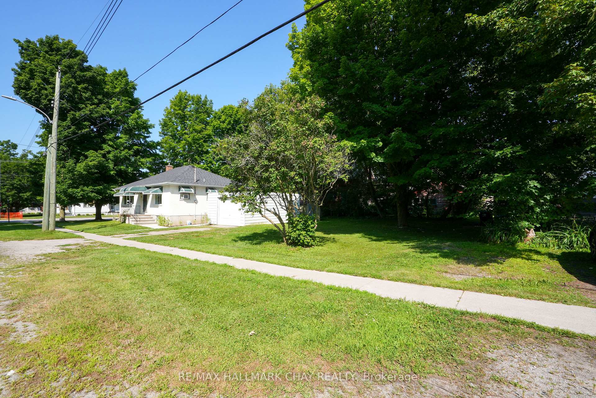 Photo 22 of 20 Peter Street, Springwater, Elmvale — HOMEH
