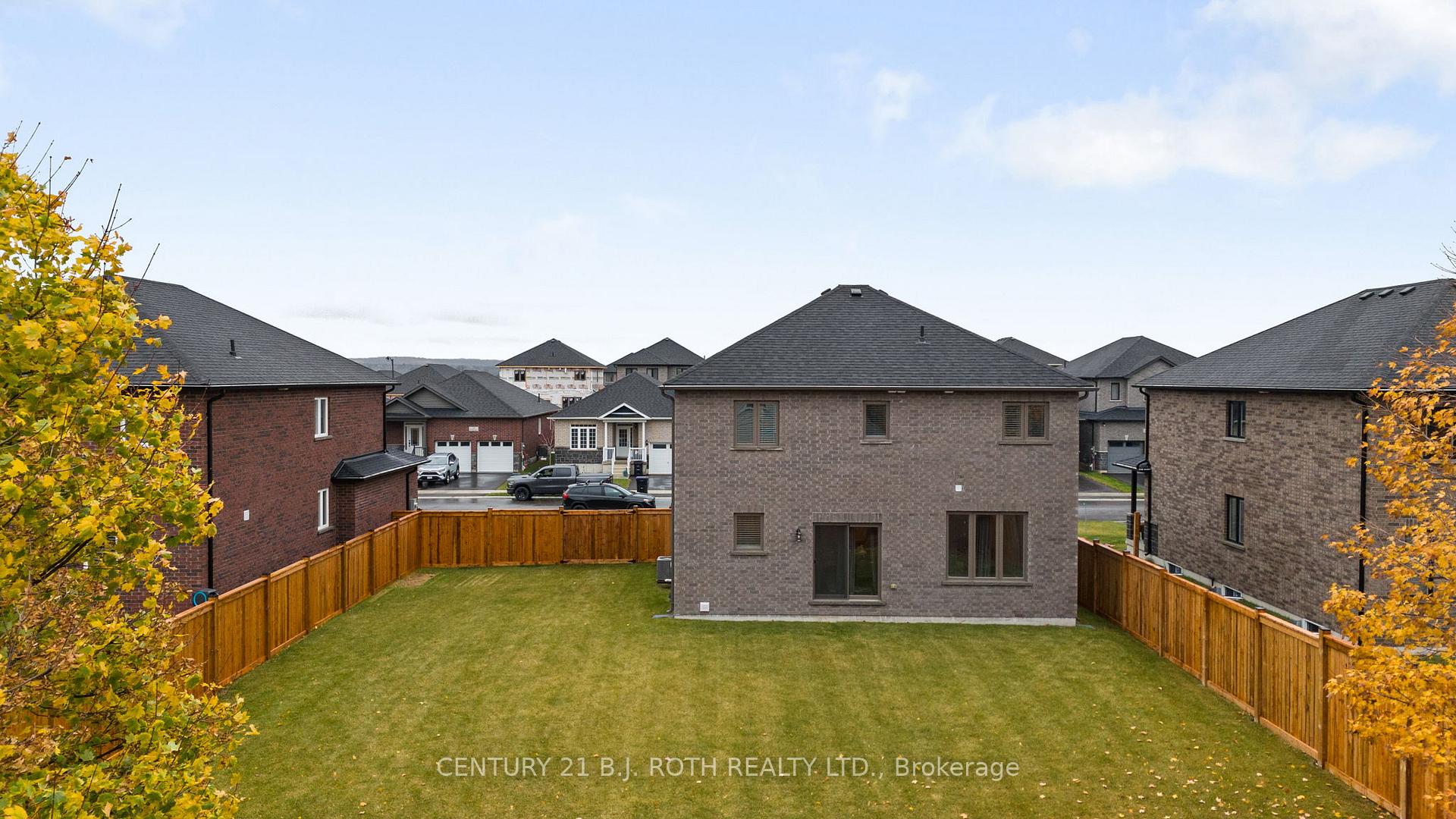 Photo 2 of 20 Rowley Crescent, Springwater, Elmvale — HOMEH