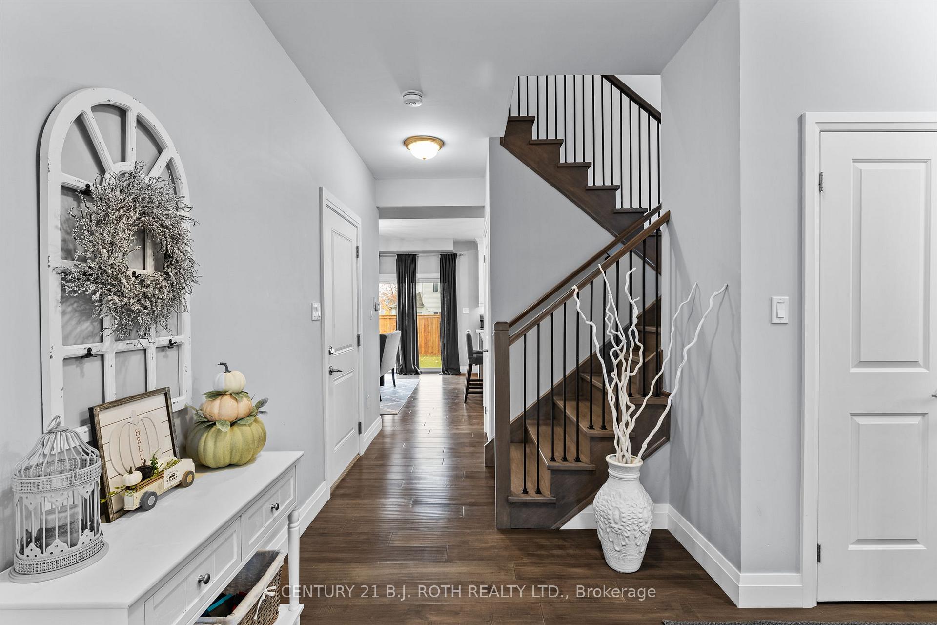 Photo 4 of 20 Rowley Crescent, Springwater, Elmvale — HOMEH