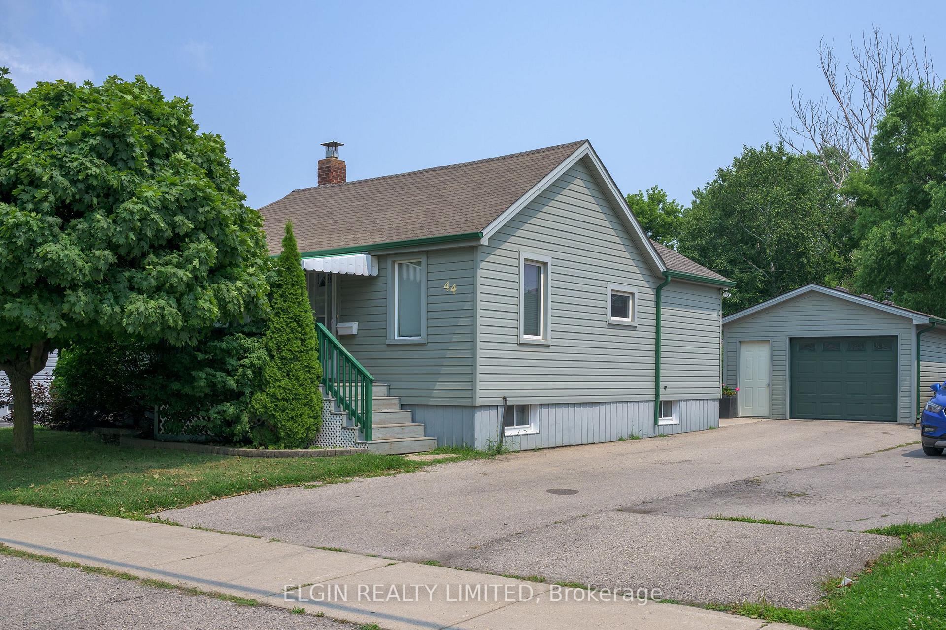 Photo 1 of 44 First Avenue, St. Thomas — HOMEH