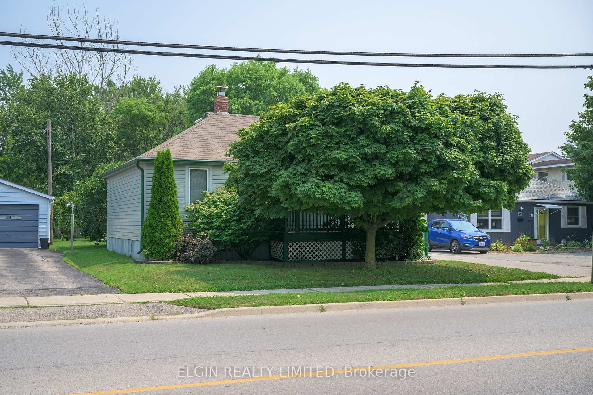 Photo 2 of 44 First Avenue, St. Thomas — HOMEH