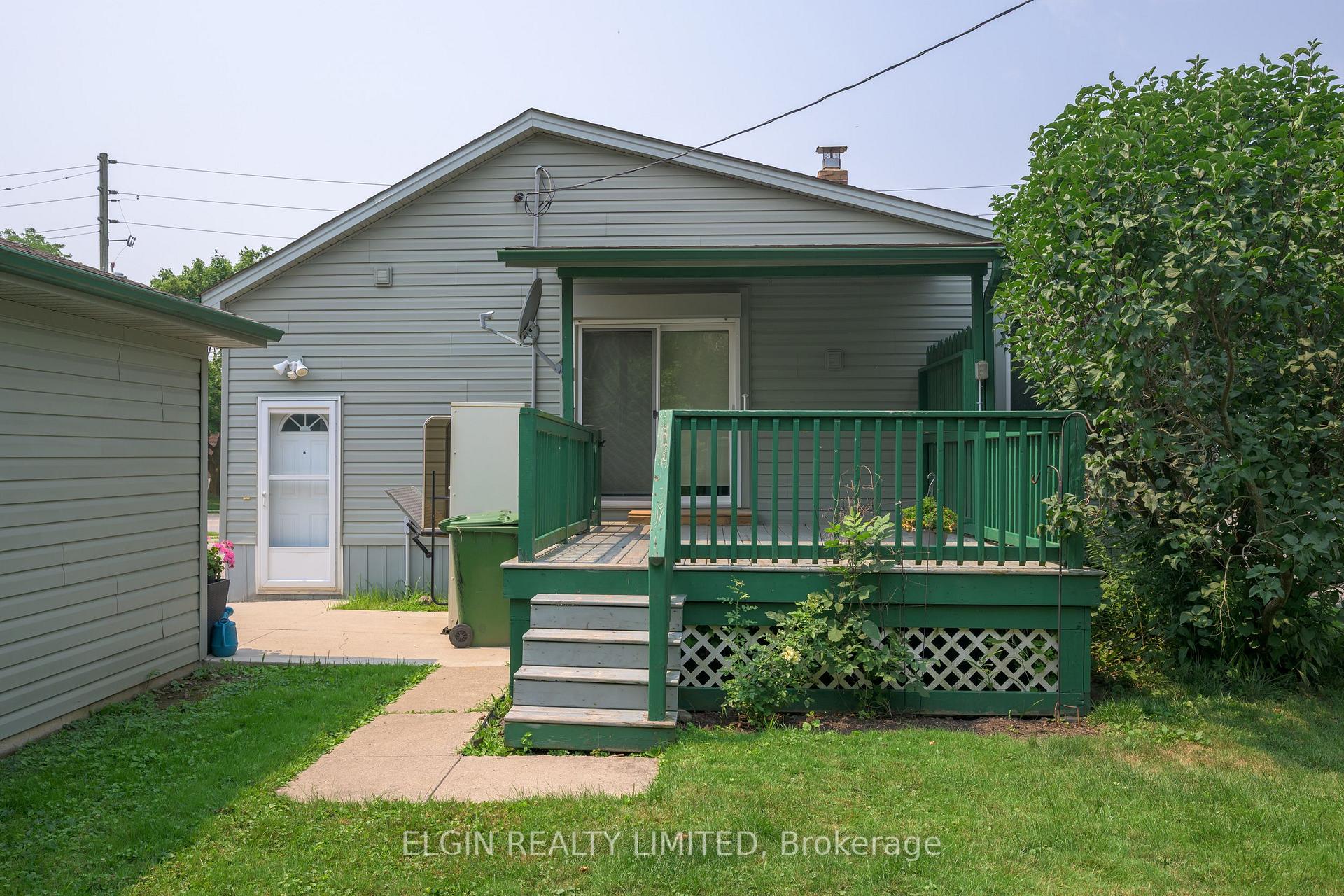 Photo 26 of 44 First Avenue, St. Thomas — HOMEH