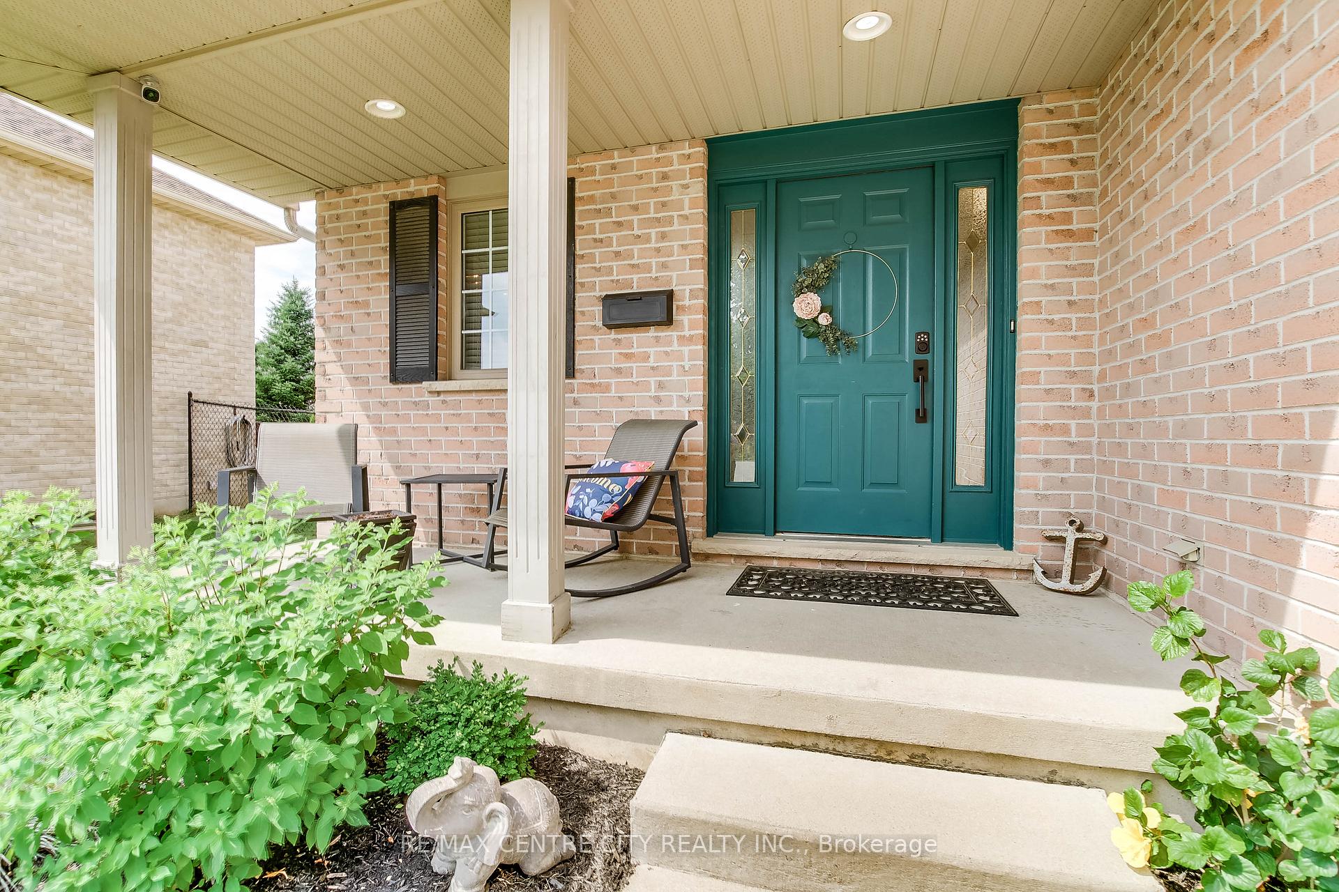 Photo 2 of 23 Lexington Court, St. Thomas — HOMEH