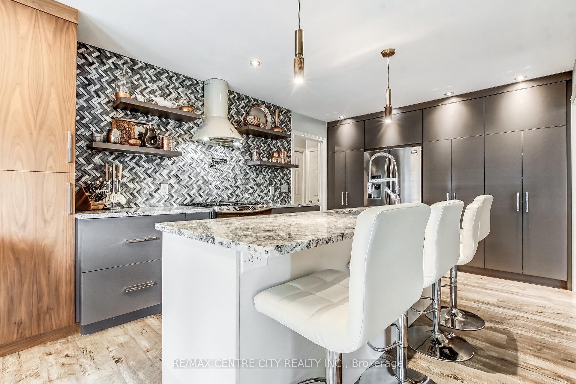 Photo 9 of 23 Lexington Court, St. Thomas — HOMEH
