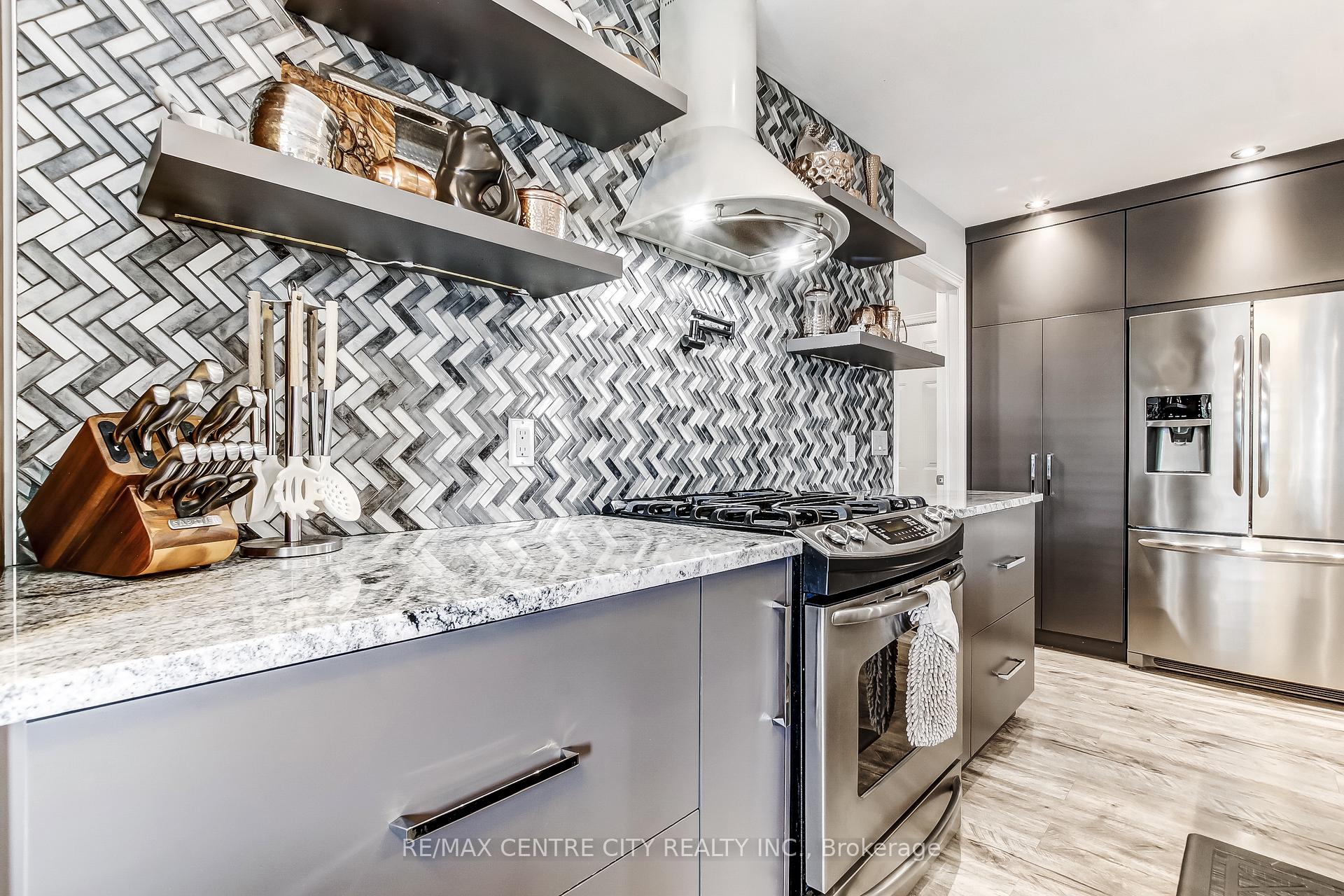 Photo 10 of 23 Lexington Court, St. Thomas — HOMEH